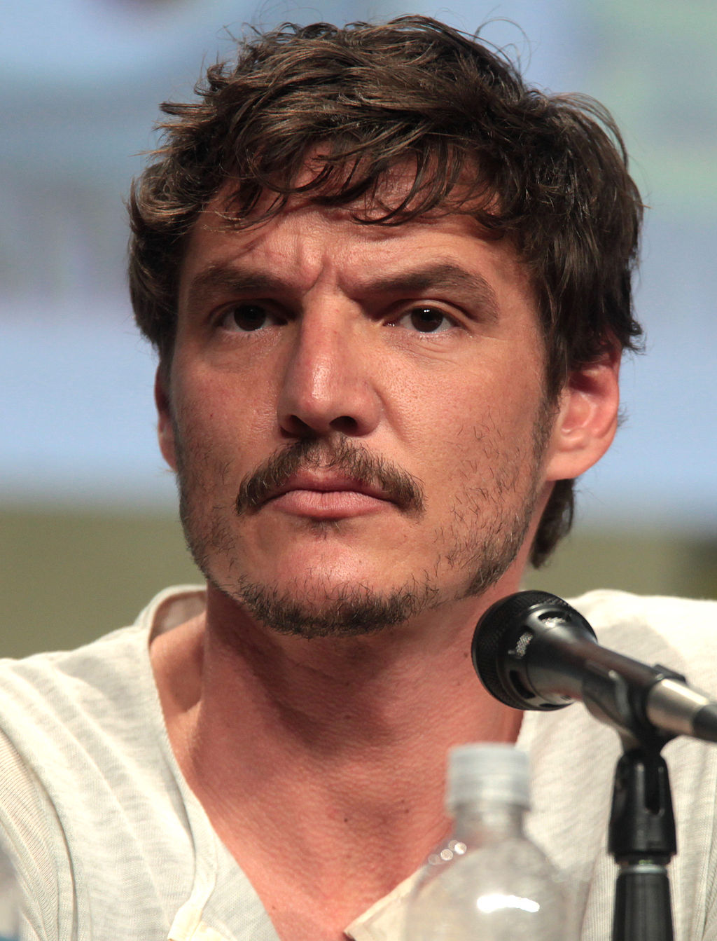 1024px-Pedro_Pascal_SDCC_2014-2.jpg