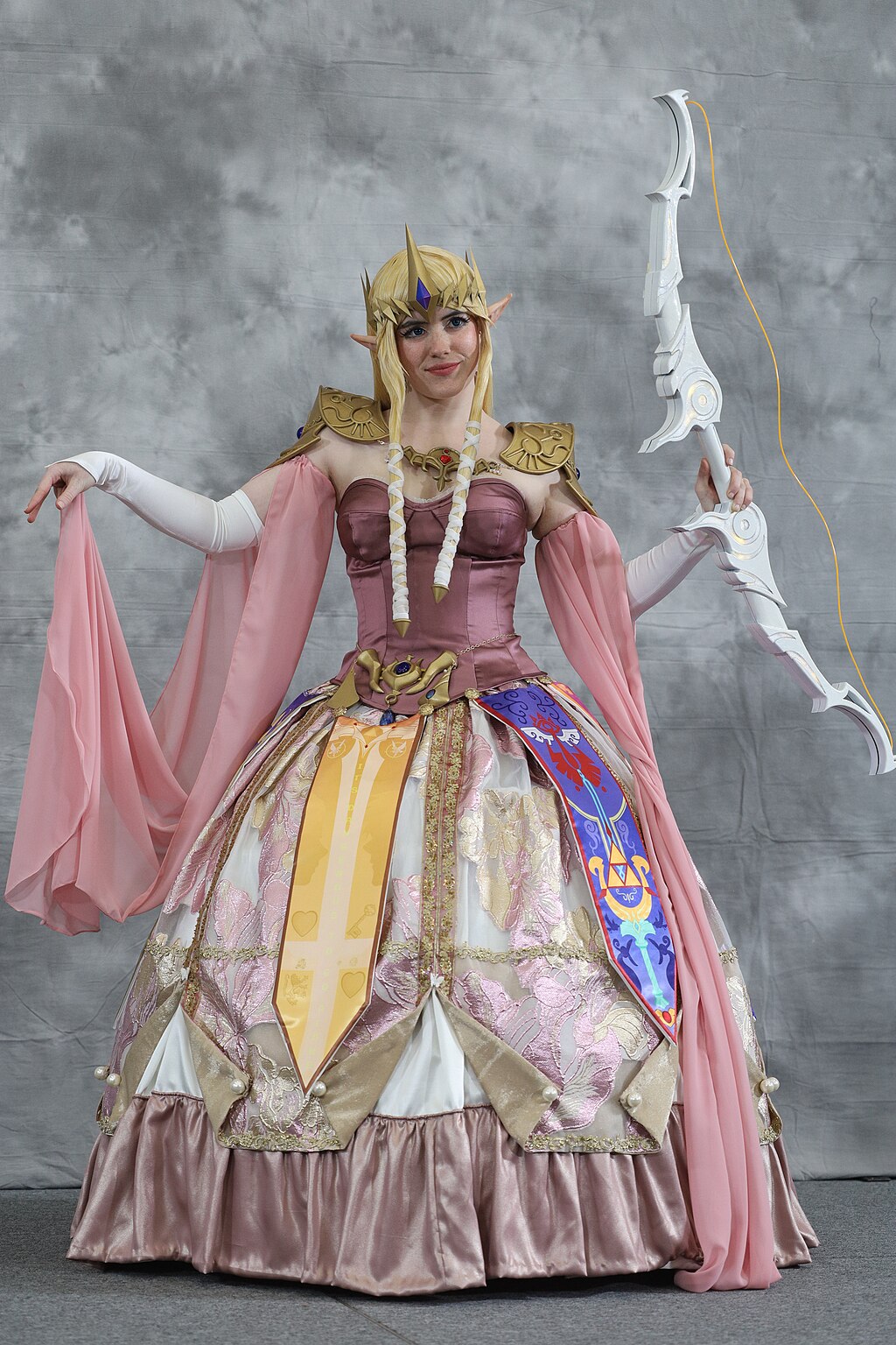 1024px-San_Diego_Comic-Con_2024_Masquerade_-_Cosplay_of_Zelda_2.jpg
