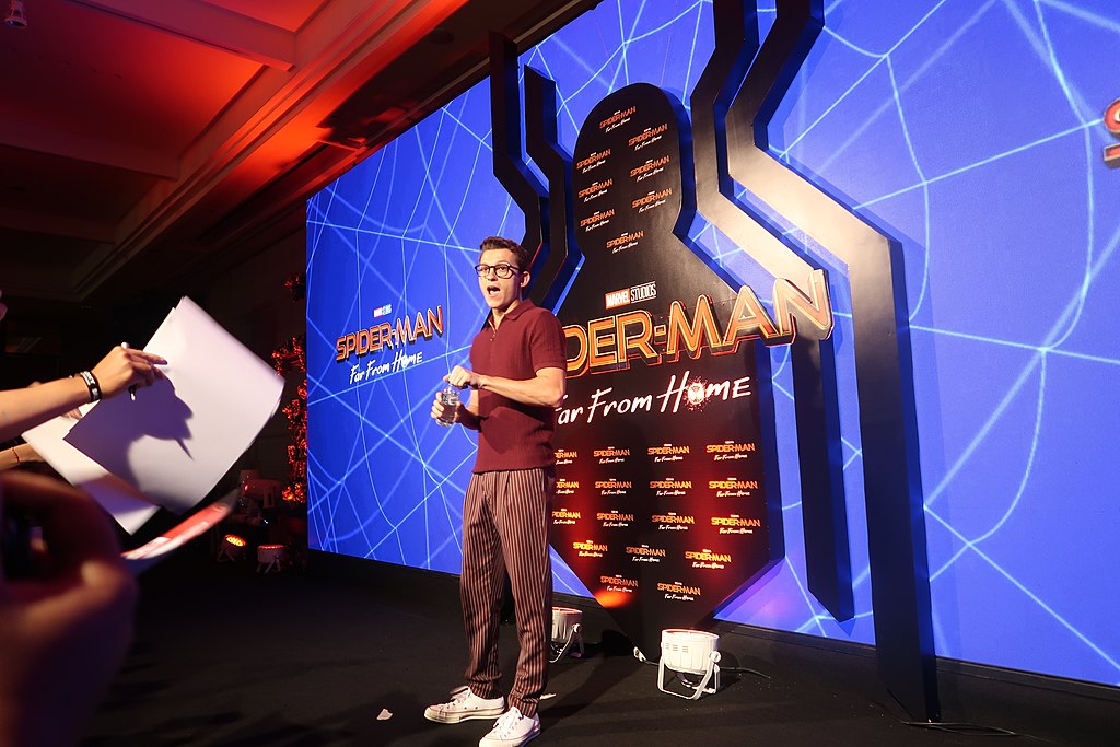 1024px-Tom_Holland_Bali_2019_2-2.jpg