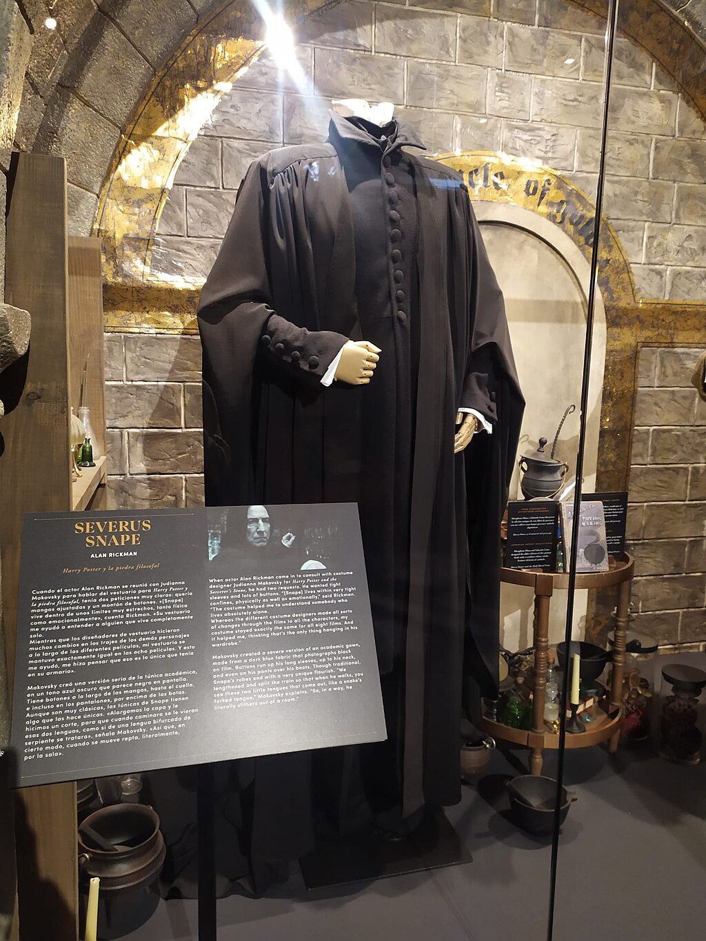 1024px-Traxe_de_Severus_Snape_na_Harry_Potter_Exhibition_Barcelona_2024-1.jpg