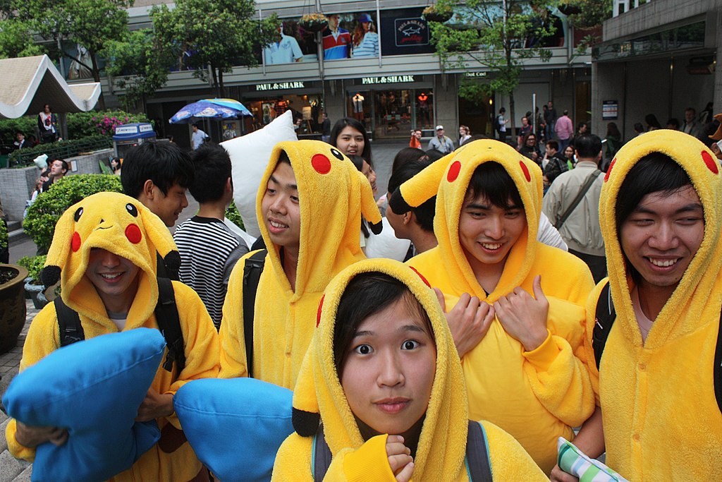 1024px-apackofpikachus6887636406-1.jpg