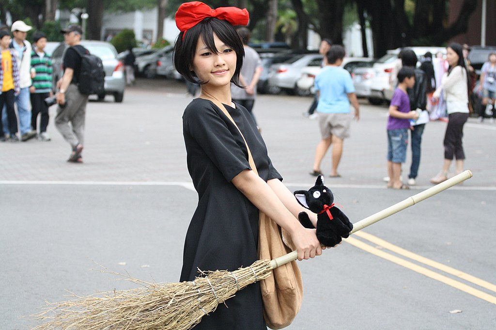 1024px-cosplayerofkikikikisdeliveryservice20130324b-1.jpg