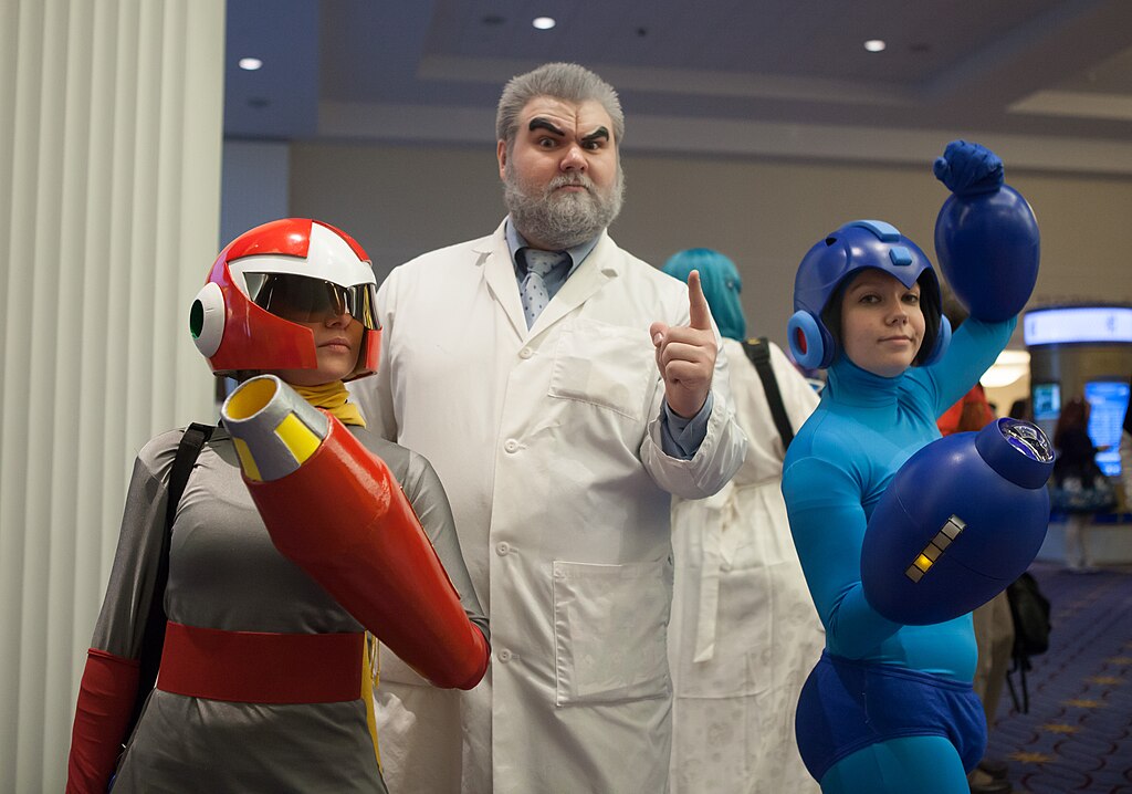 1024px-drlightprotomanandmegamancosplayersatkatsucon2013-2.jpg