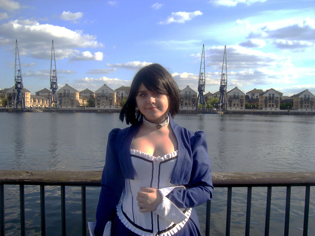 1024px-mcmlondon2013-elizabethfrombioshockinfinite8961916441-2.jpg