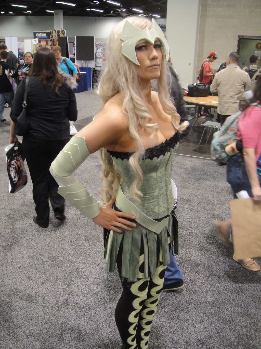 1024px-wondercon2012-theenchantress7019138521-2-1.jpg