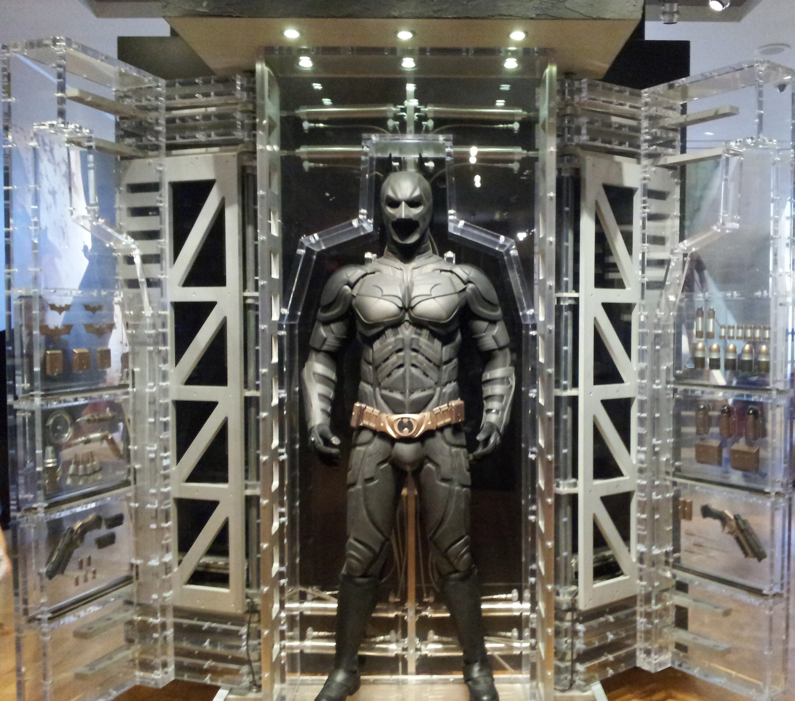 Batsuit_from_The_Dark_Knight_Rises-scaled-3.jpg