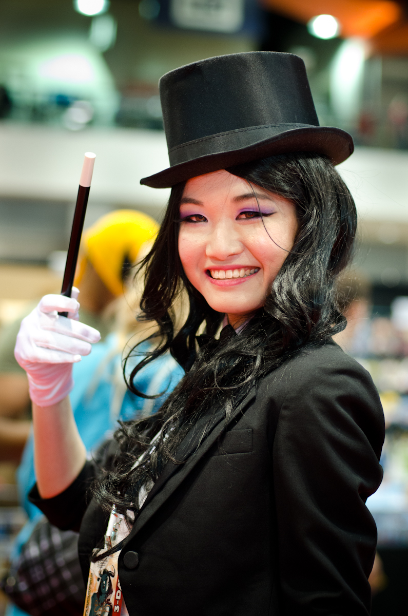 C2E2_2013_-_Zatanna_252887015657712529.jpg