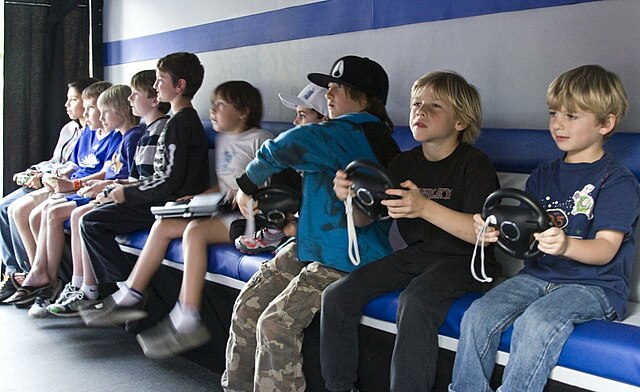 Children_playing_video_games-1.jpg
