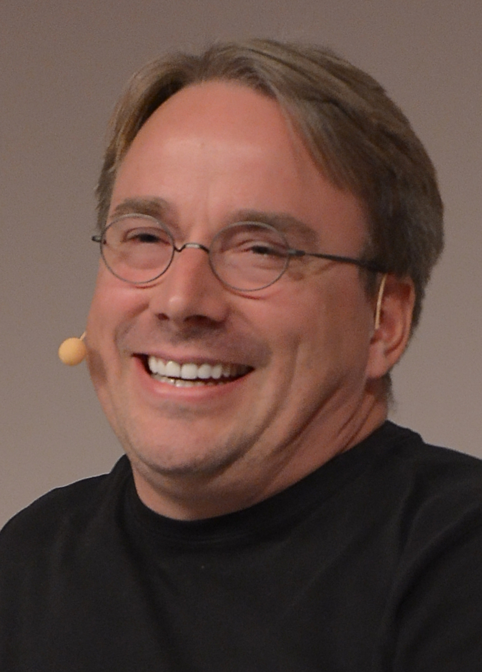 LinuxCon_Europe_Linus_Torvalds_03_2528cropped2529-2.jpg