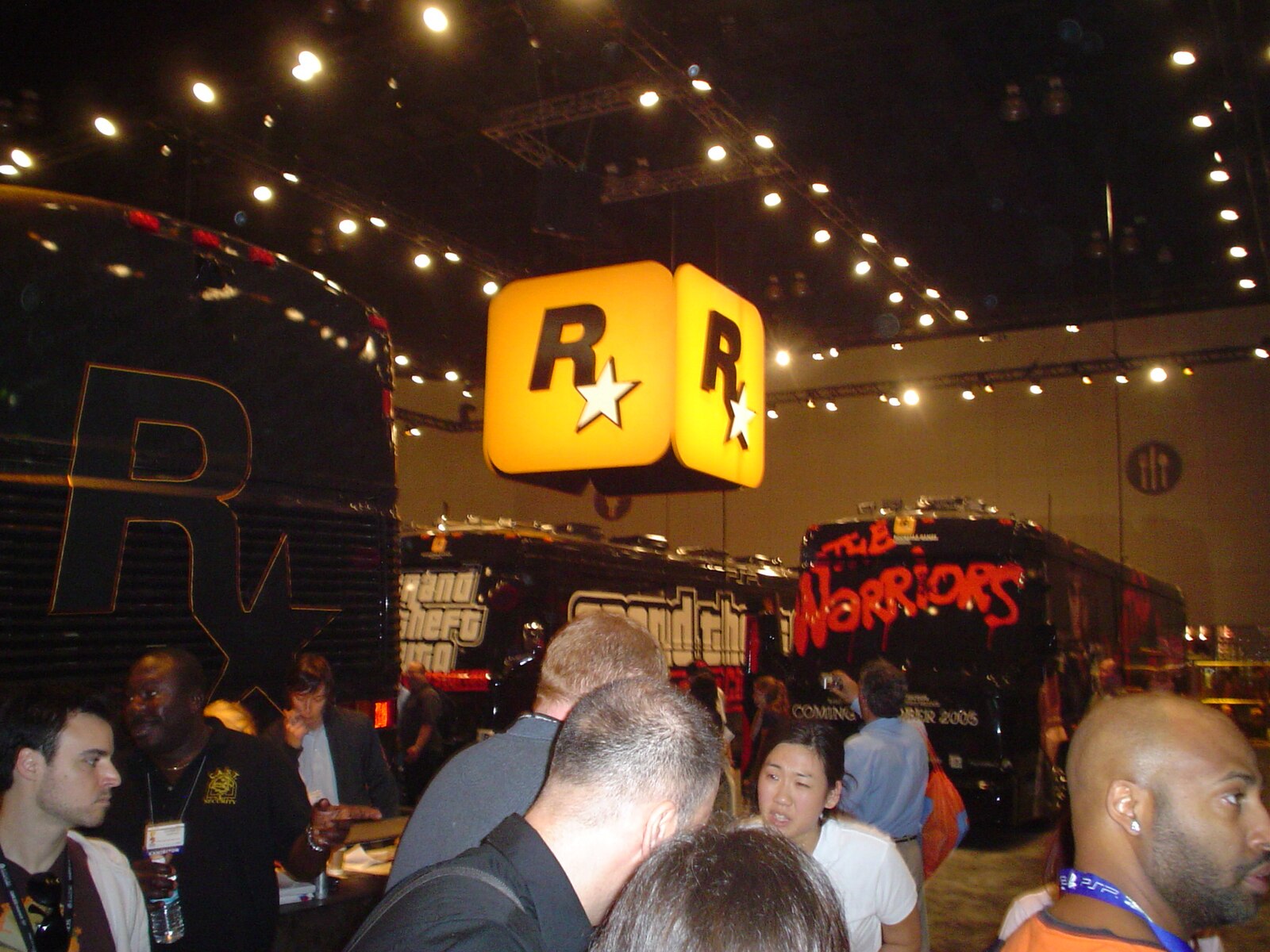 Rockstar_Games_buses_at_E3_2005-2.jpg