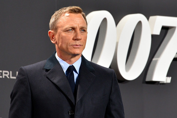 danielcraig-filmpremierespectre007-ontheredcarpetinberlin22387409720-2.jpg
