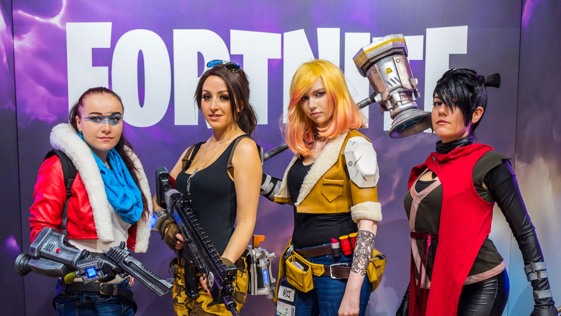 File:Fortnite cosplayers at Gamescom 2017 (3).jpg