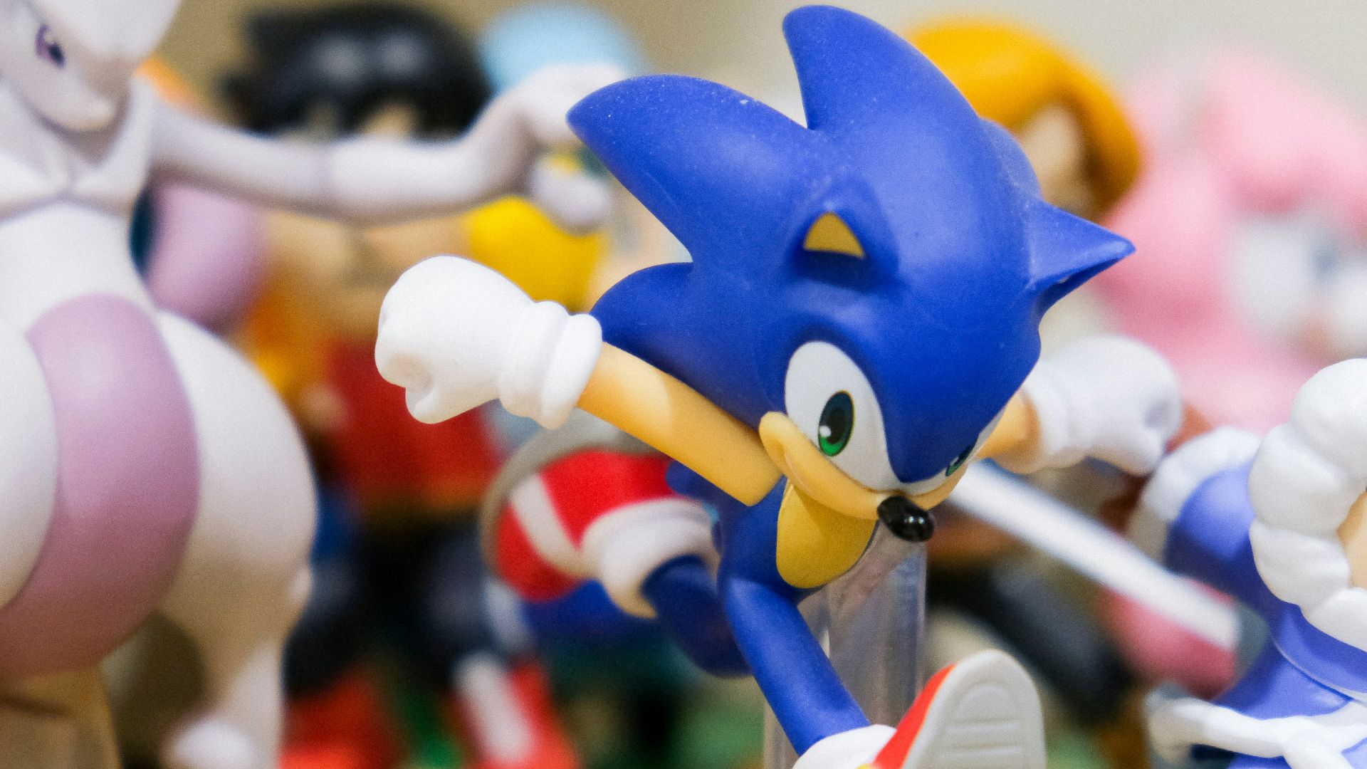Sonic characters figurine