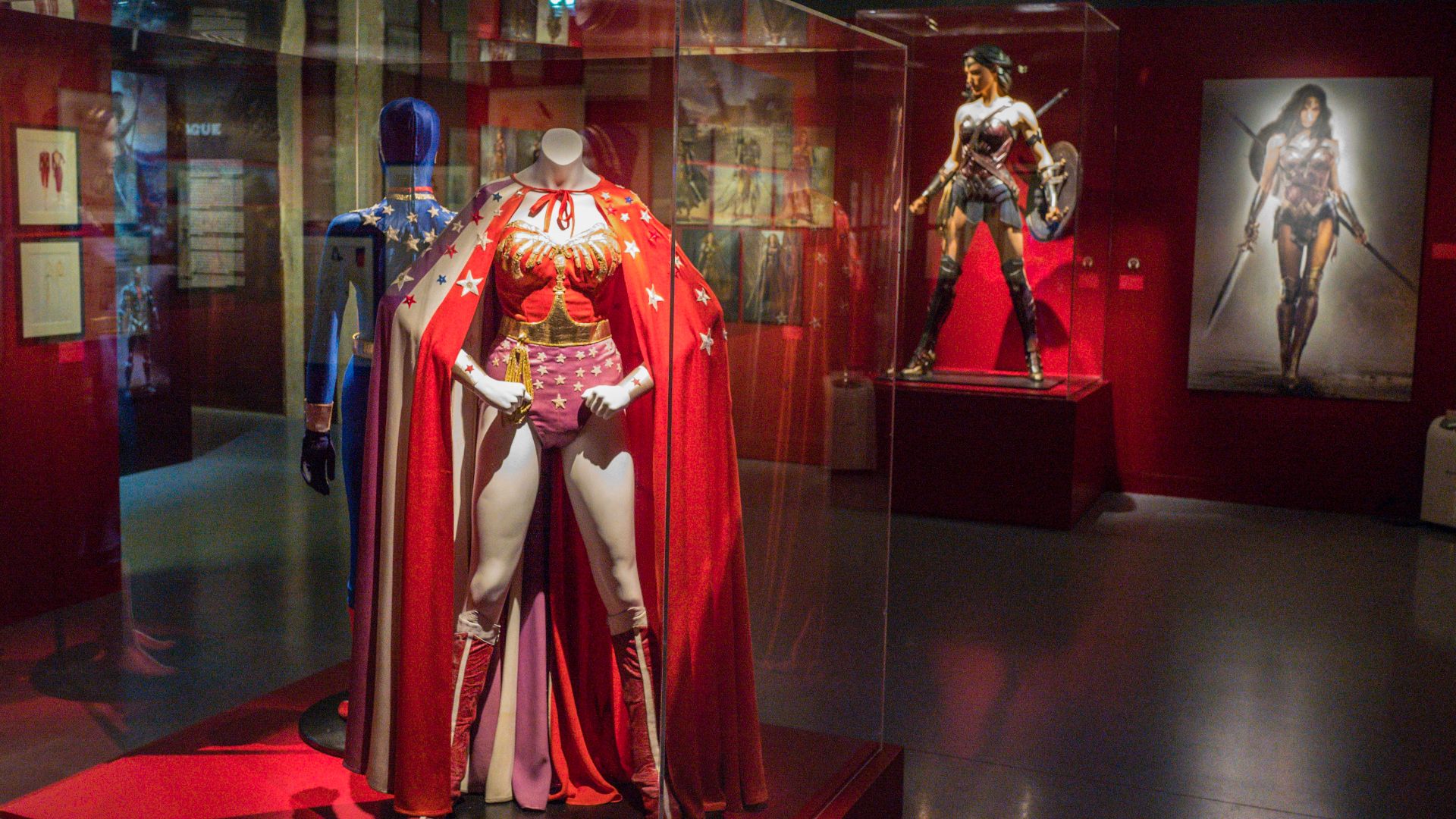 File:Costume de Wonder-Woman (37459500586).jpg