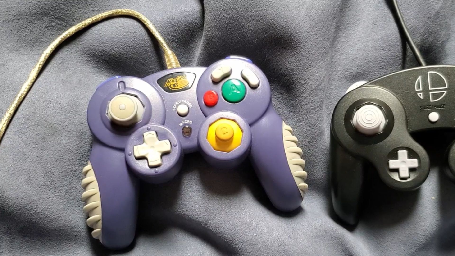 6%20-%20Mad%20Catz%20GameCube%20MicroCon%20Controller.jpg