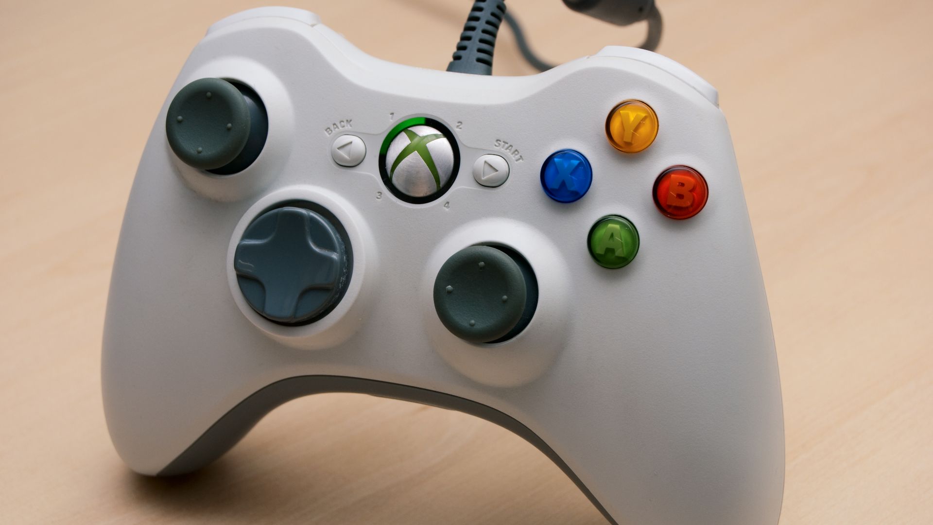 File:Xbox 360 wired controller 1.jpg