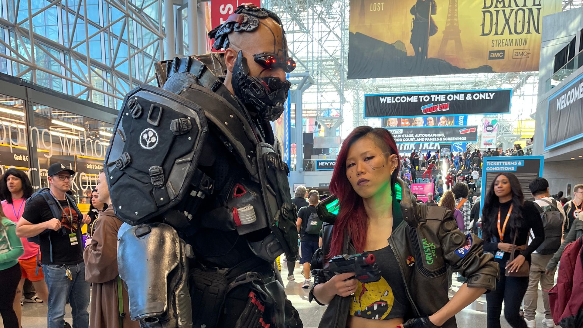 File:2023 NYCC Cosplay of Adam Smasher and V from Cyberpunk 2077.jpg