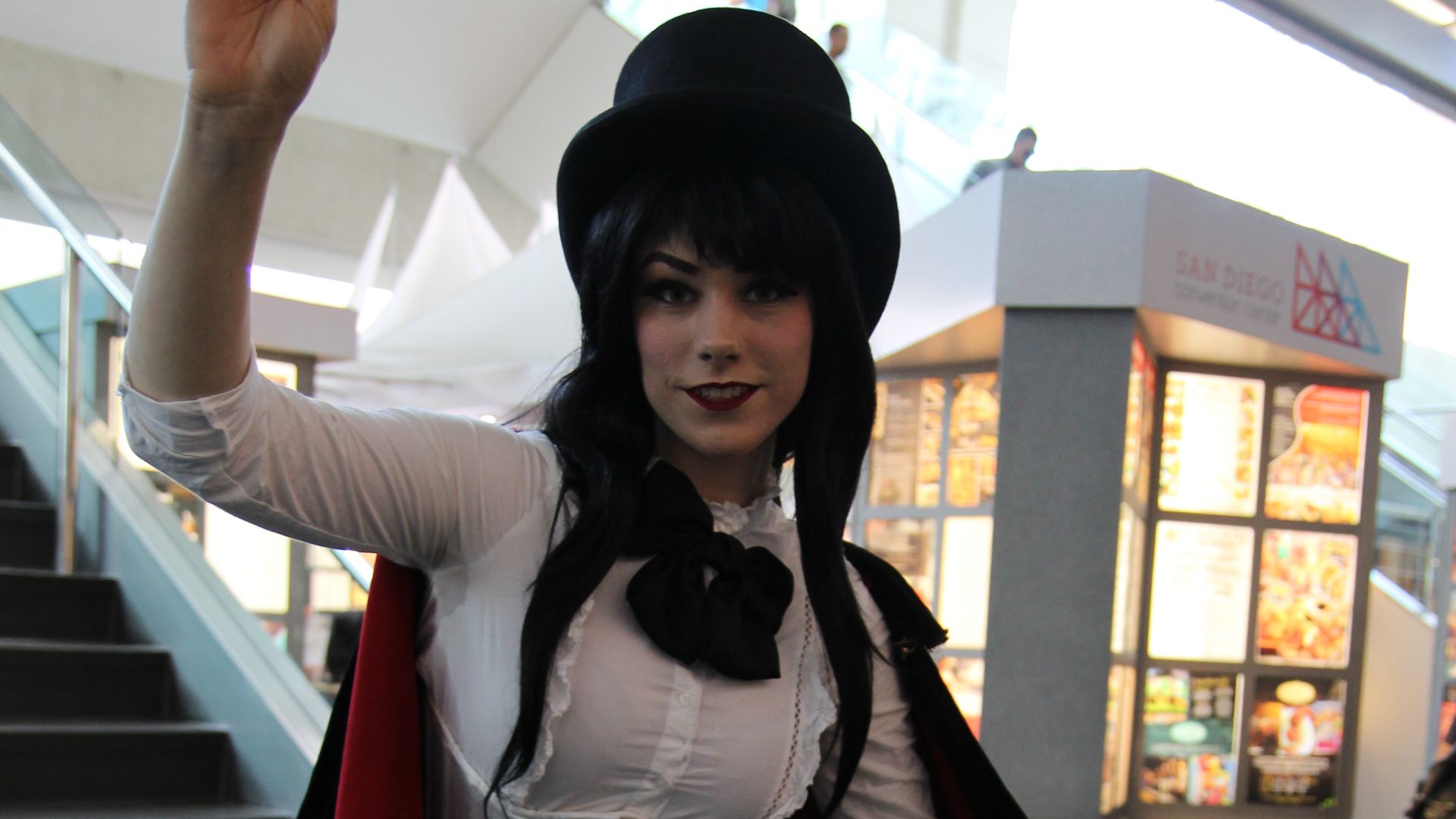 File:San Diego Comic-Con 2019 - Zatanna.jpg