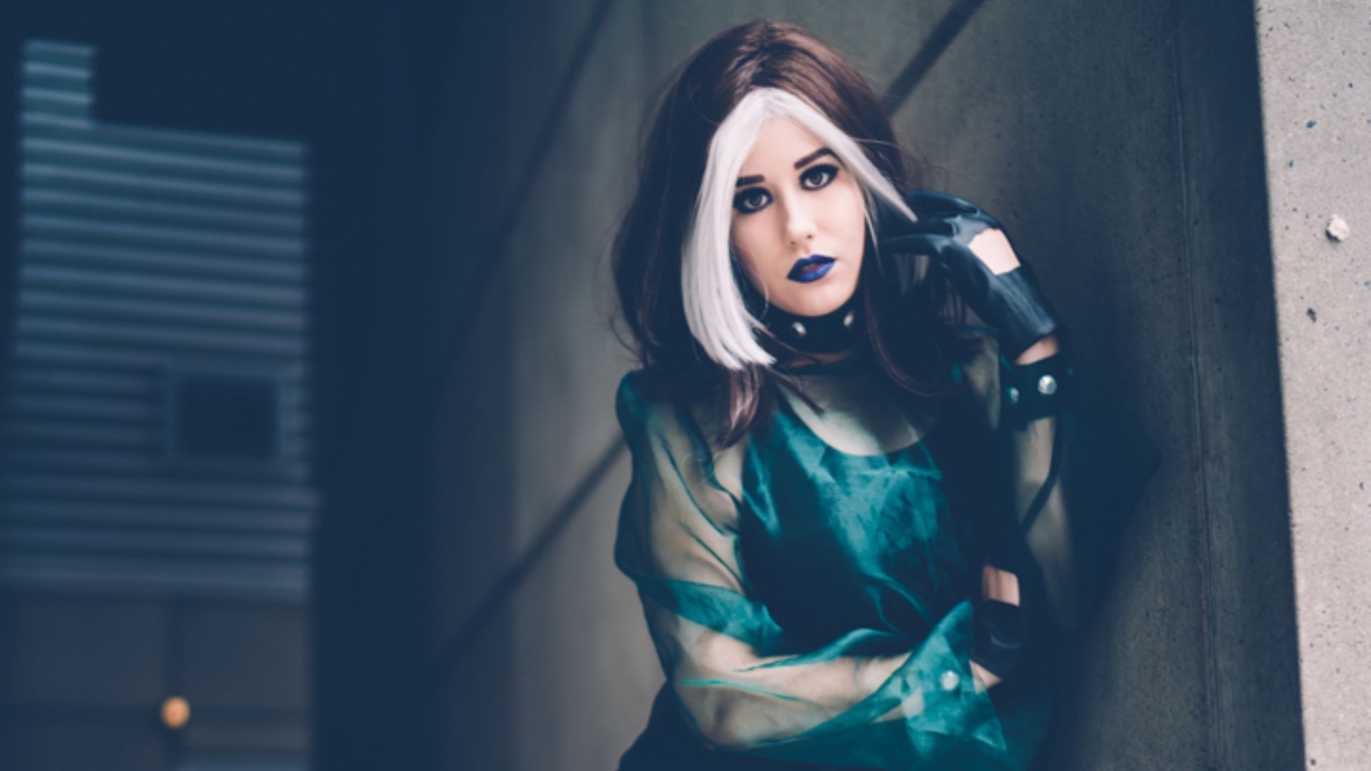 File:Cosplay of Rogue from X-Men Evolution at Anime Expo 2016 (28672599806).jpg