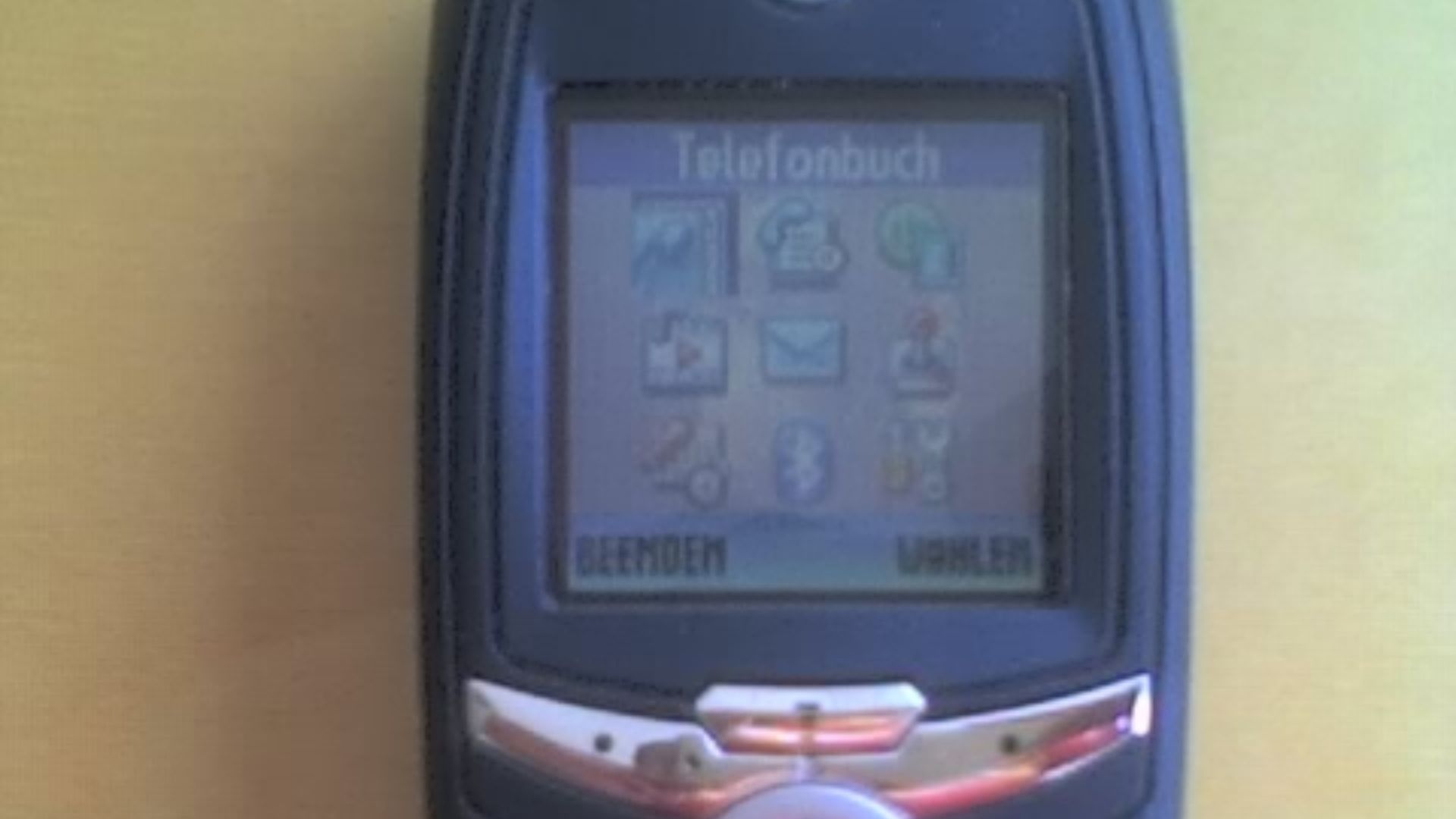 File:Motorola C390a.JPG