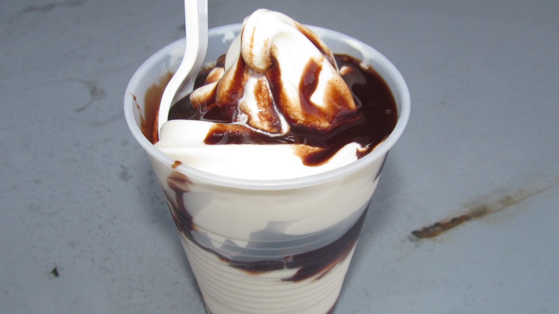 File:Tony's Cable Car Restaurant Hot Fudge Sundae (28440589022).jpg