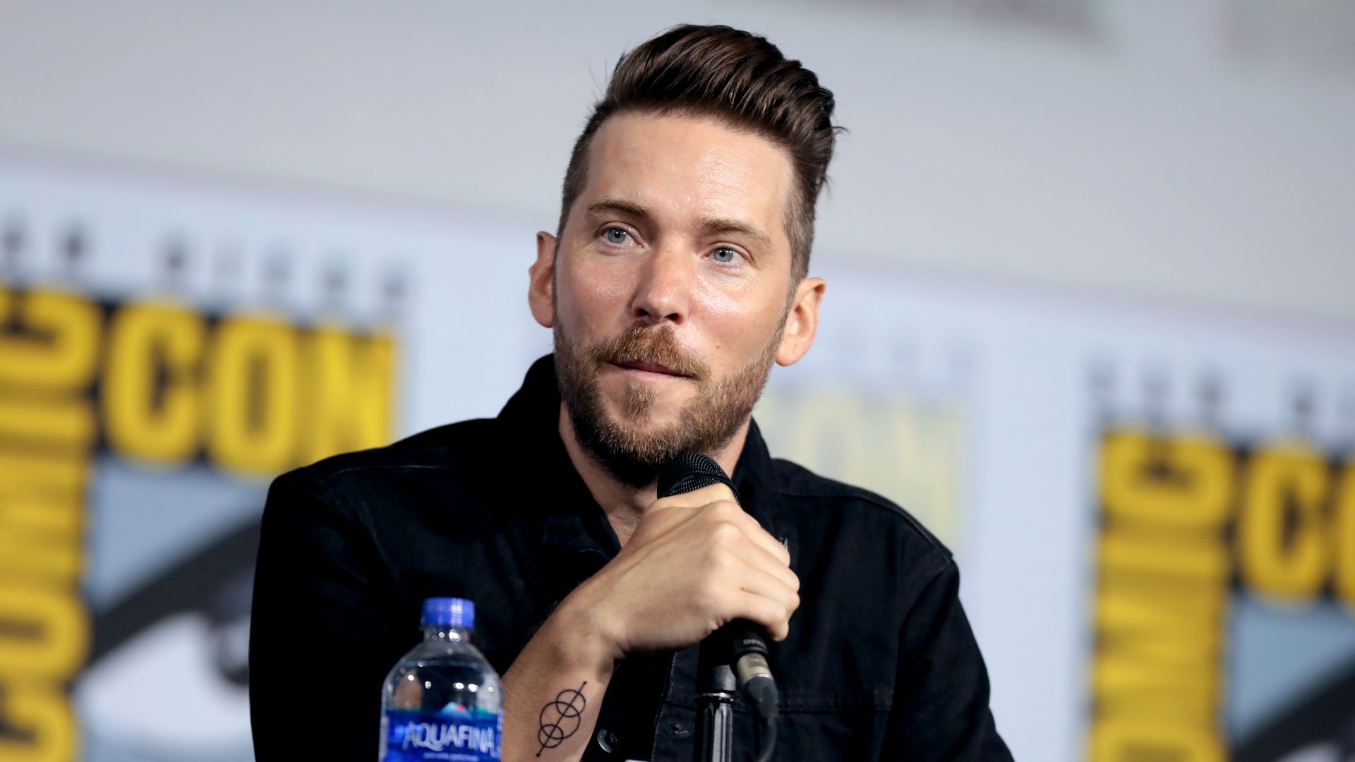File:Troy Baker SDCC 2019 (48378614692).jpg