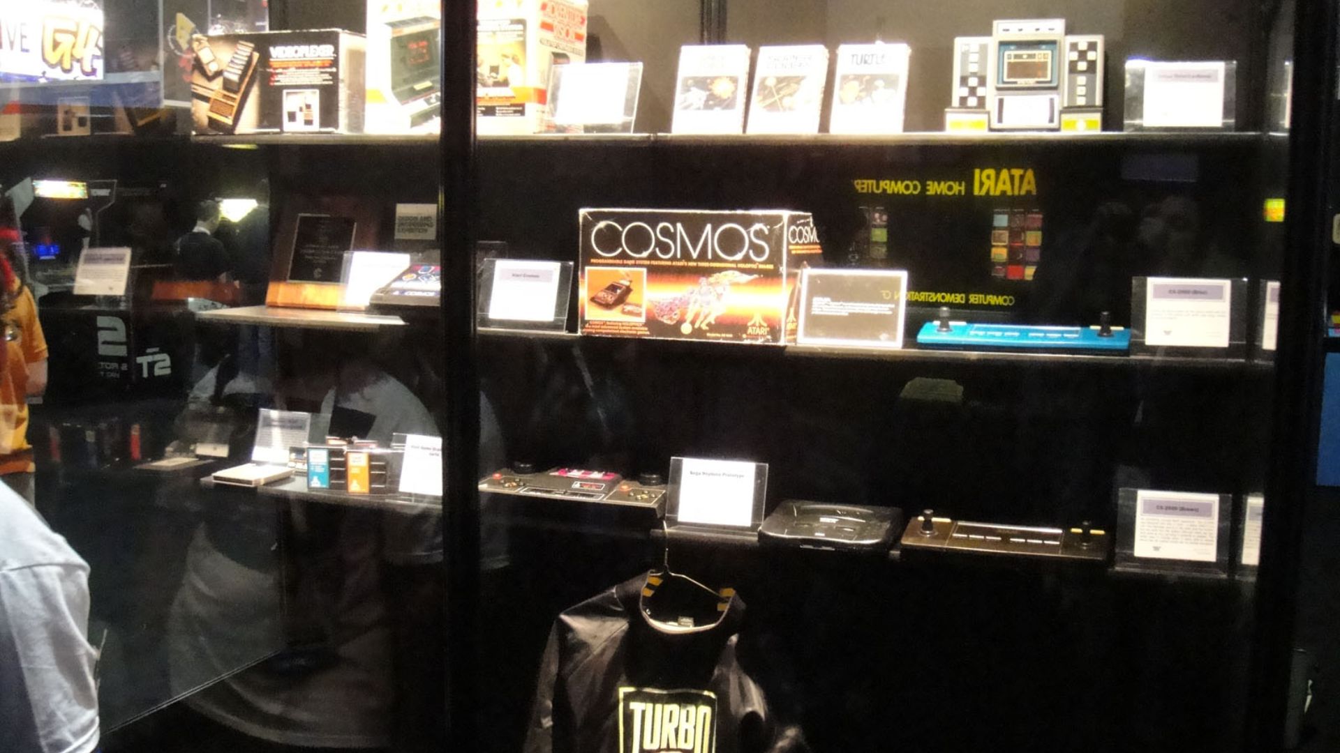 File:E3 2011 - Video Game Museum showcase (5822120481).jpg