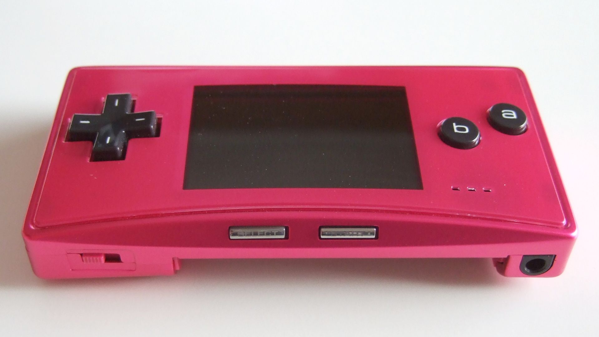 File:Hot pink GameBoy Micro (6961637426).jpg