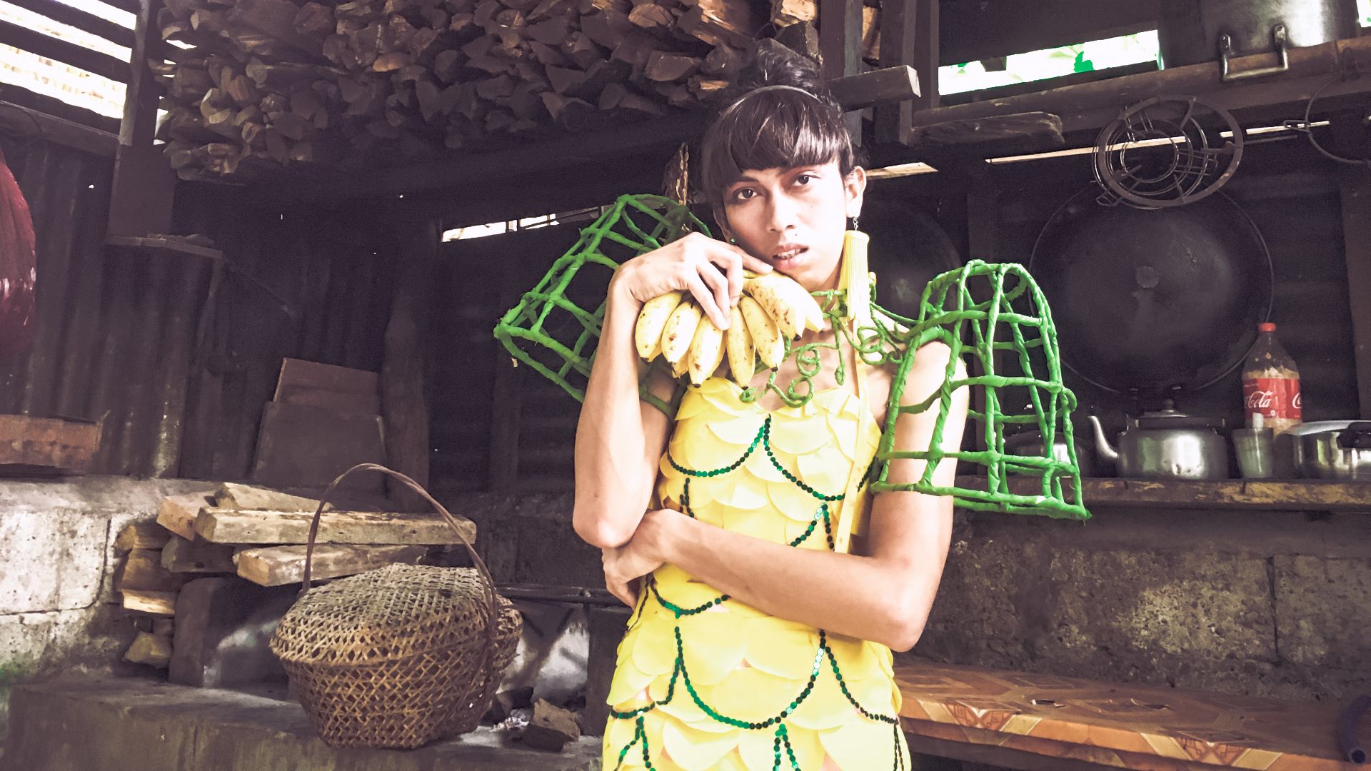 File:Avant Garde Philippine Terno.jpg