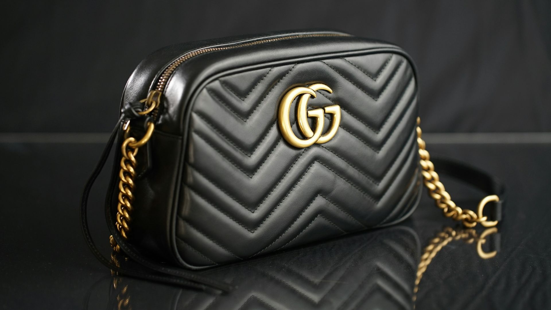 black Gucci leather shoulder bag
