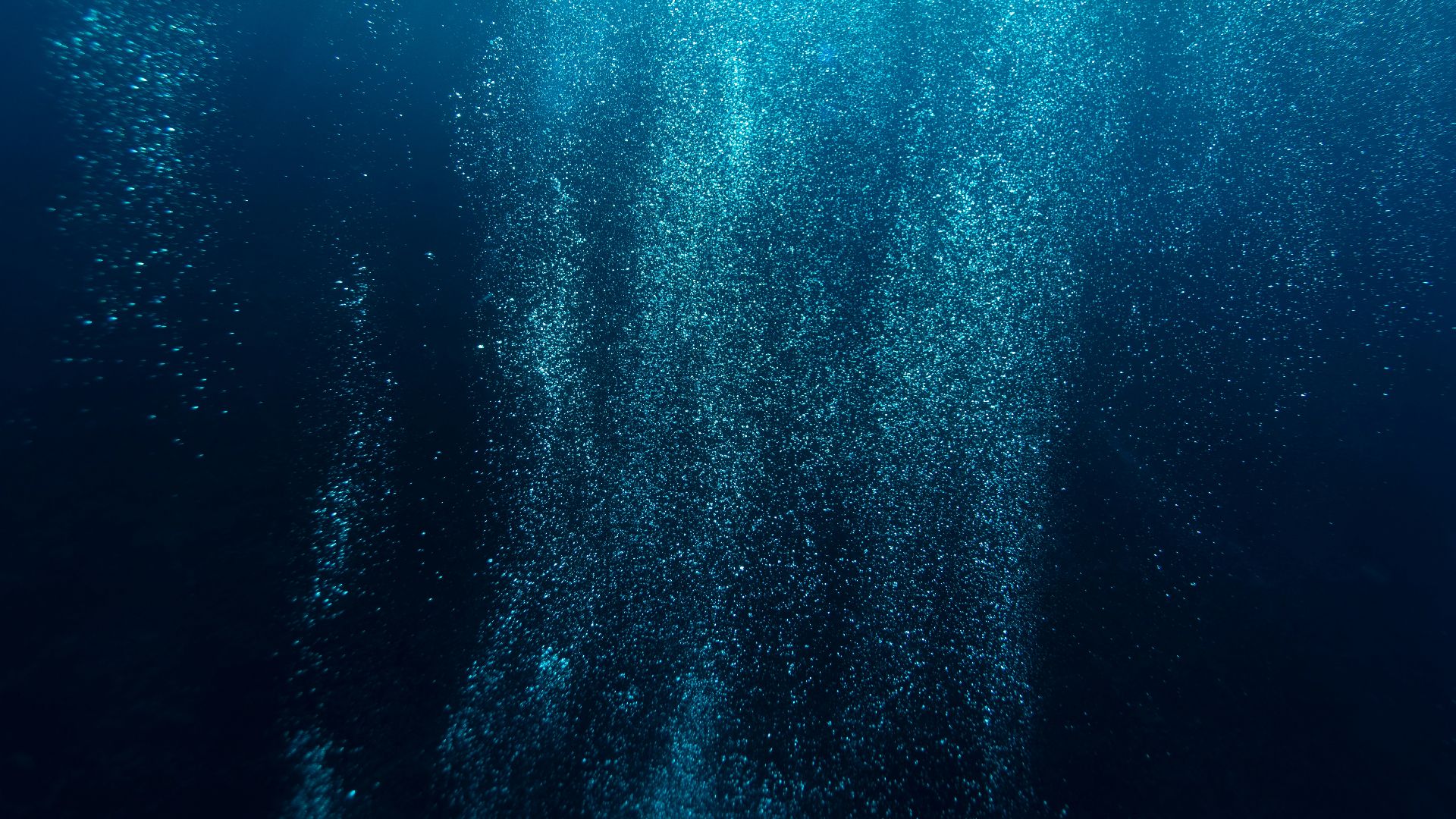 photography of blue water