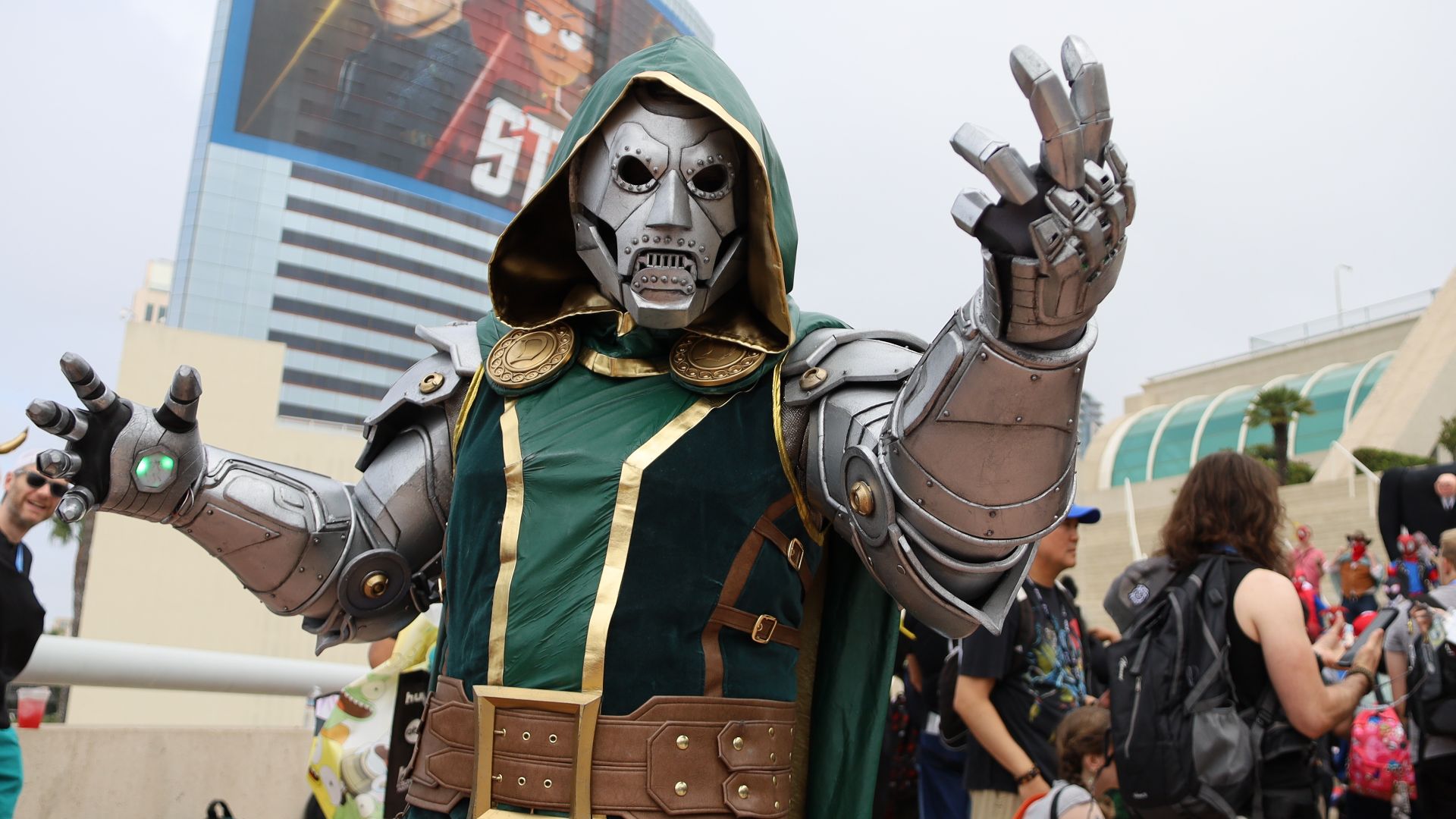 File:Doctor Doom Cosplayer at the 2023 Comic-Con International.jpg