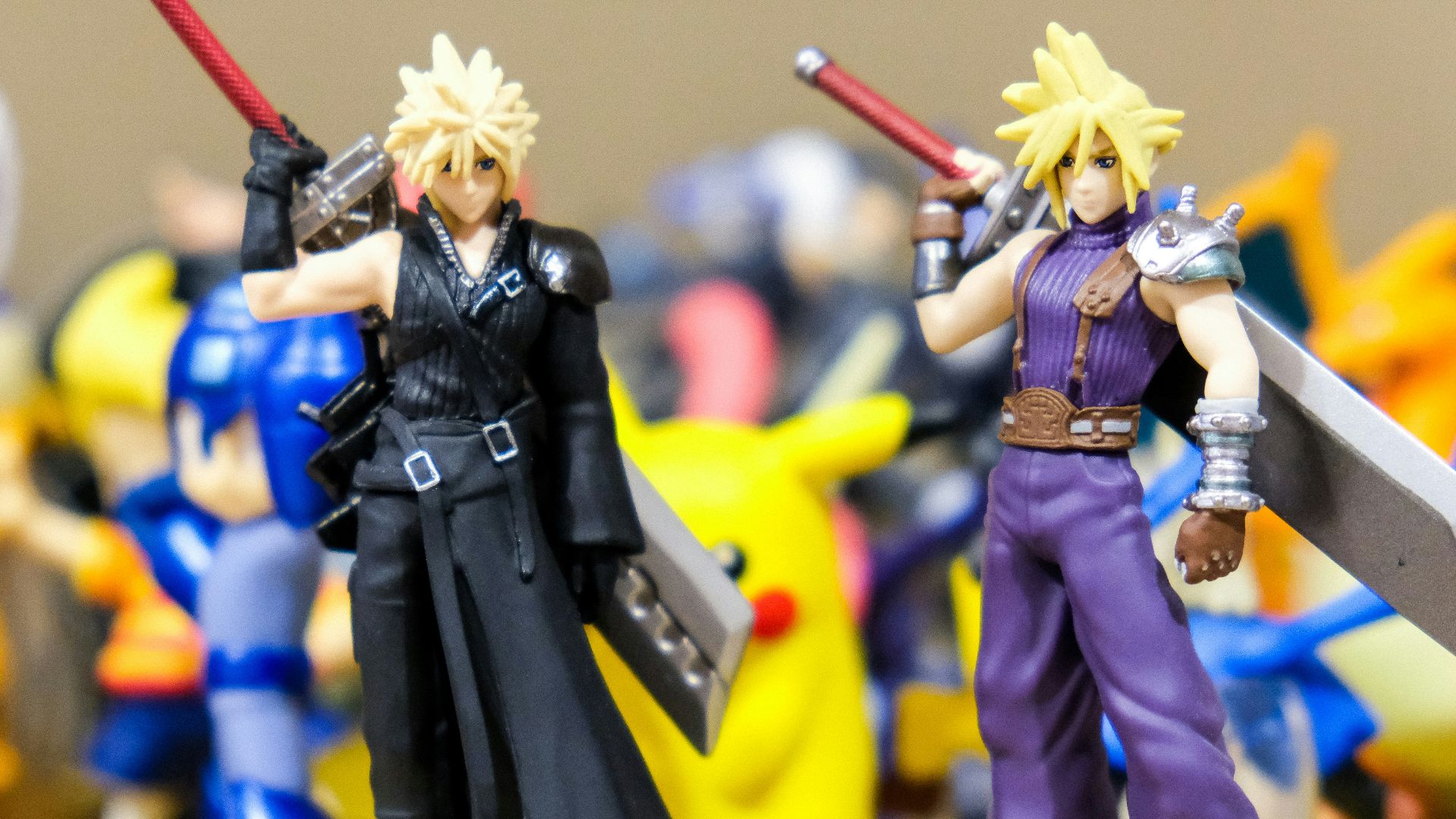 shallow focus photo of Cloud Strife figurine