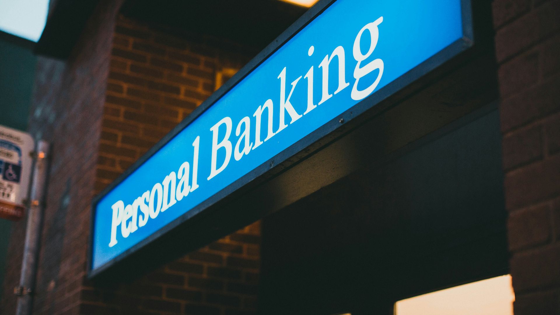 blue and white UNKs coffee shop signage