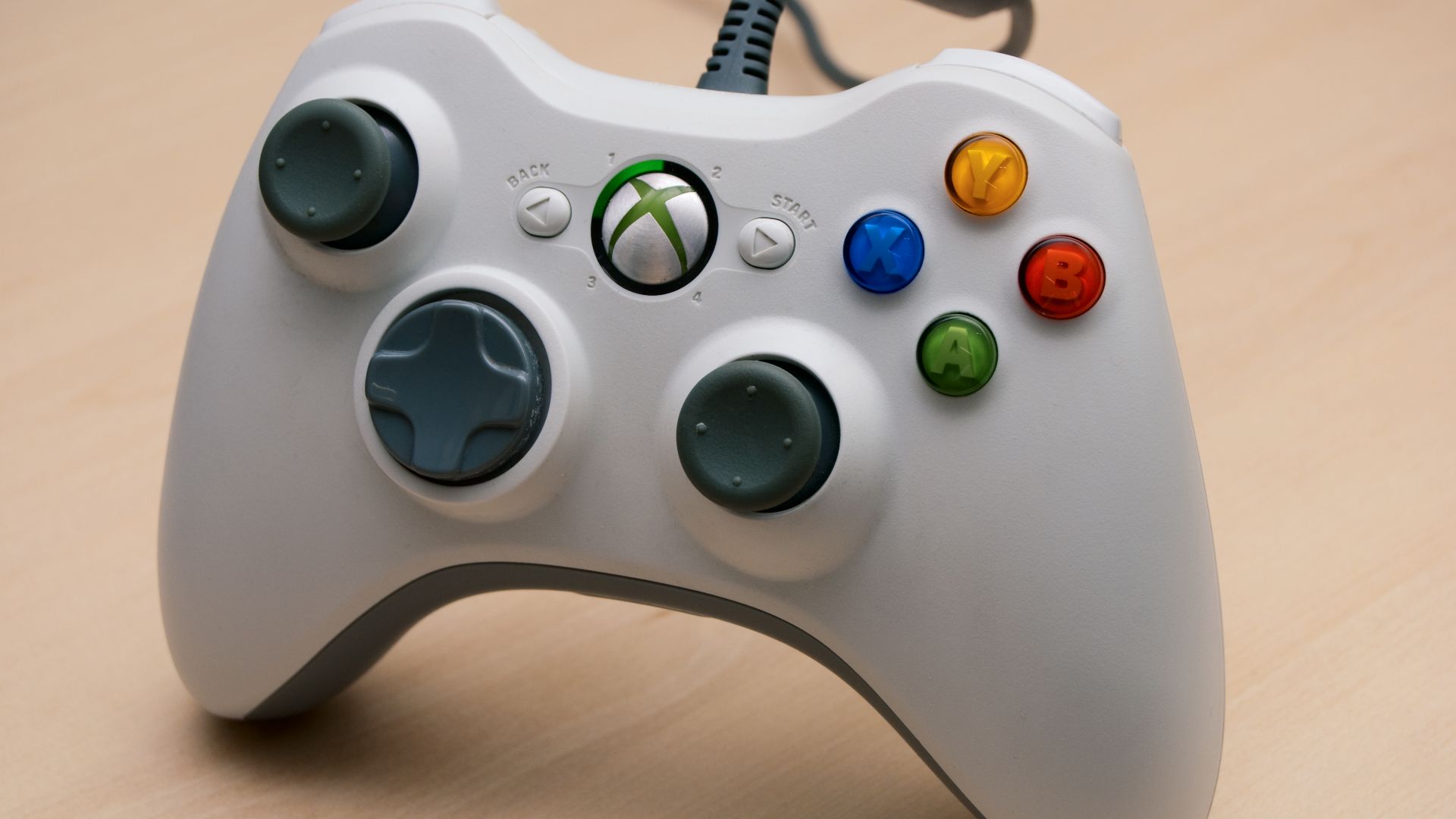 File:Xbox 360 wired controller 1.jpg