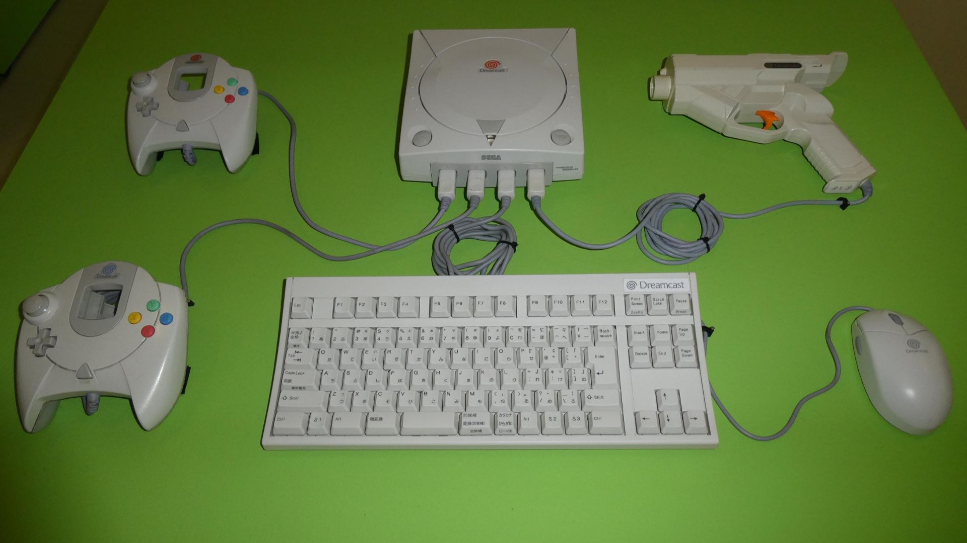 File:Sega Dreamcast (1998) 2.jpg