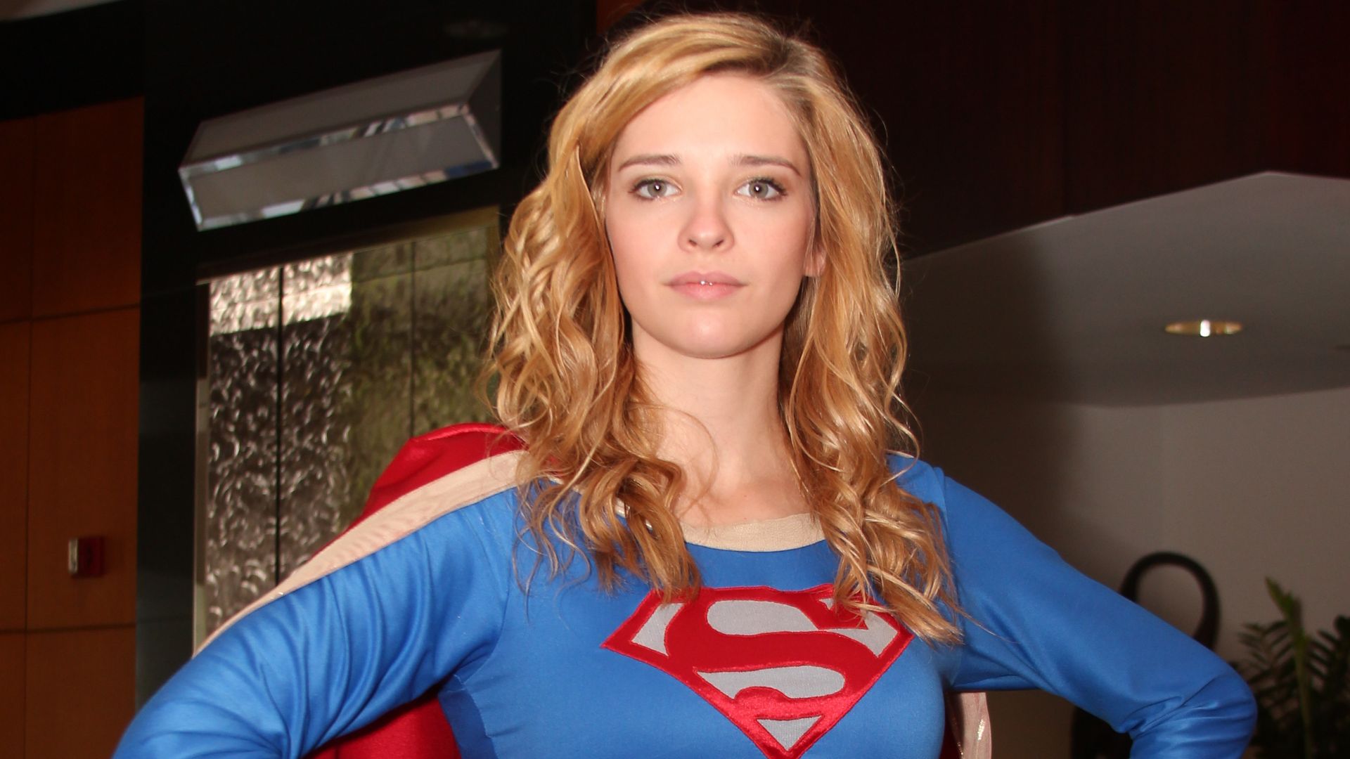 File:Supergirl in Alabama Phoenix Festival (2013).jpg