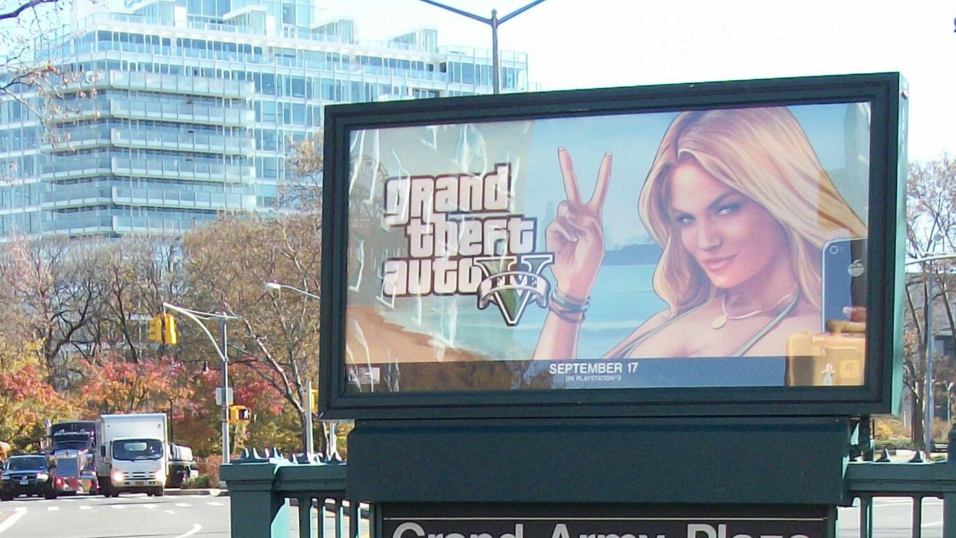 File:Grand Army Plaza IRT E-Pkwy; Bike Racks (cropped).JPG