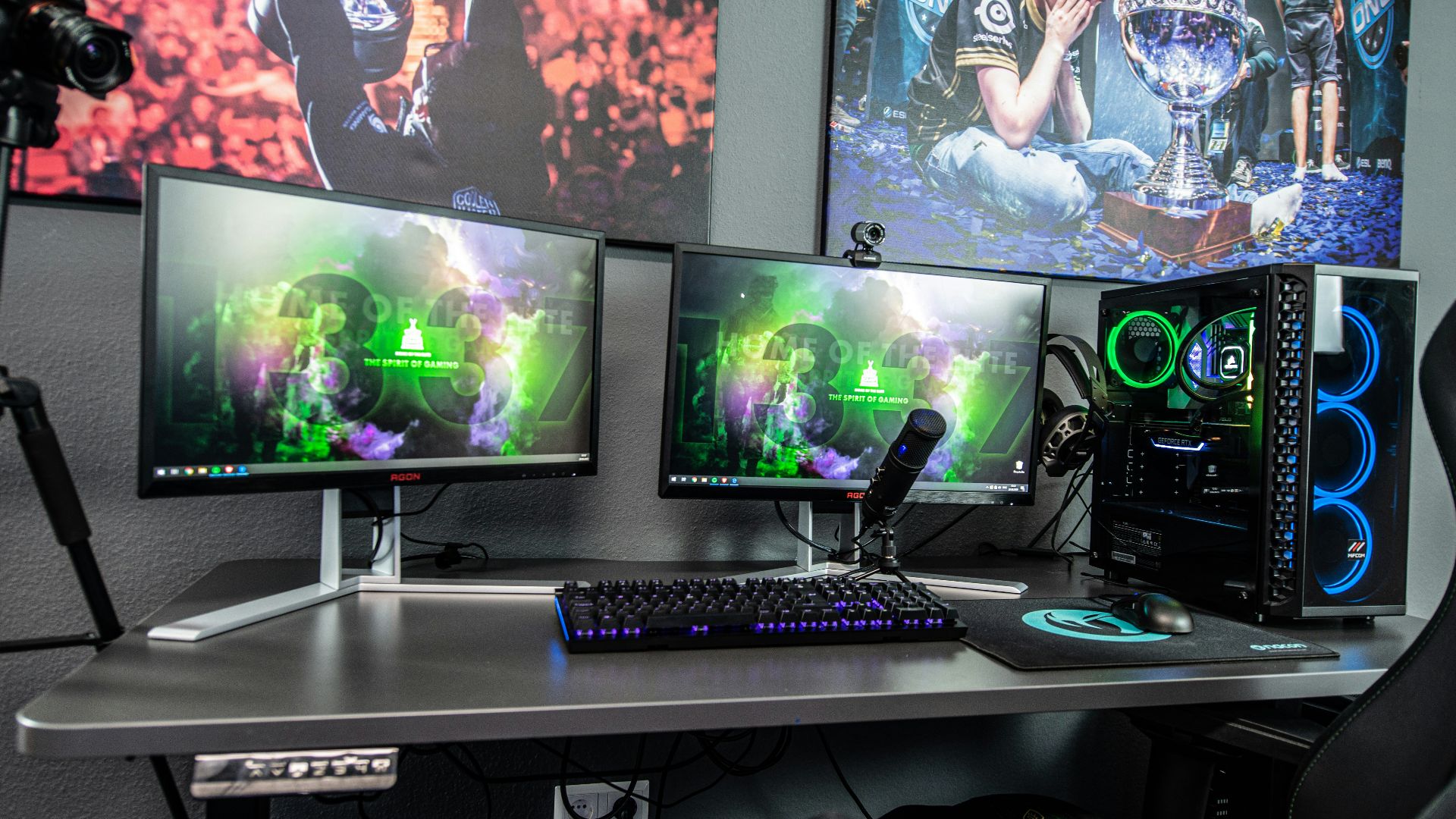 black computer keyboard on white table