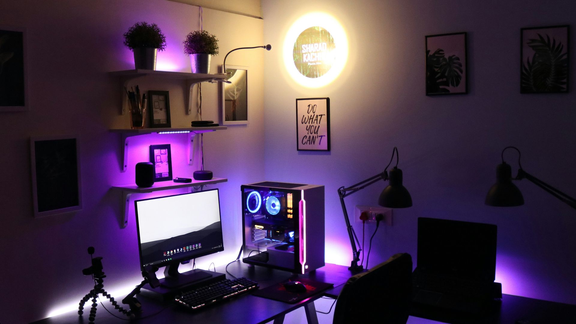 black laptop computer on table