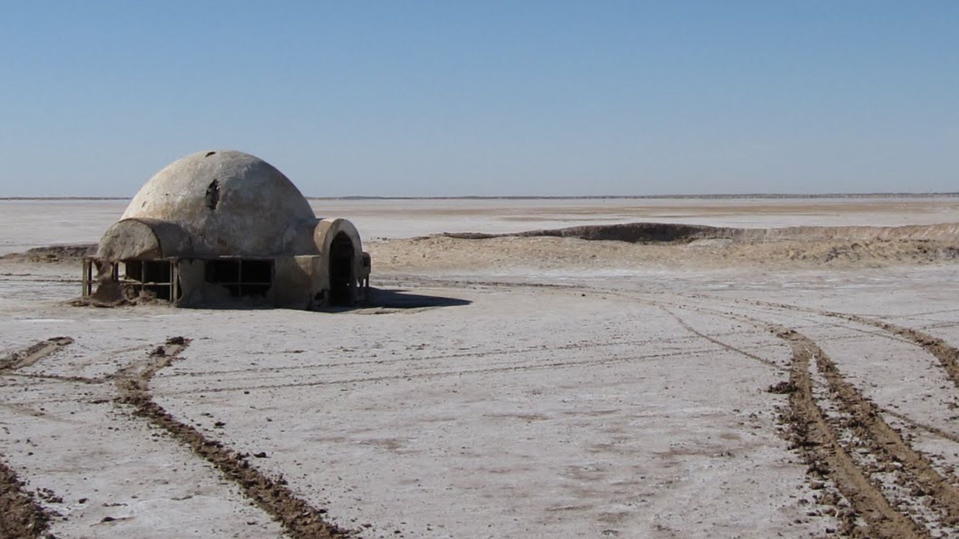 File:Chott el Djerid - Lars homestead.jpg