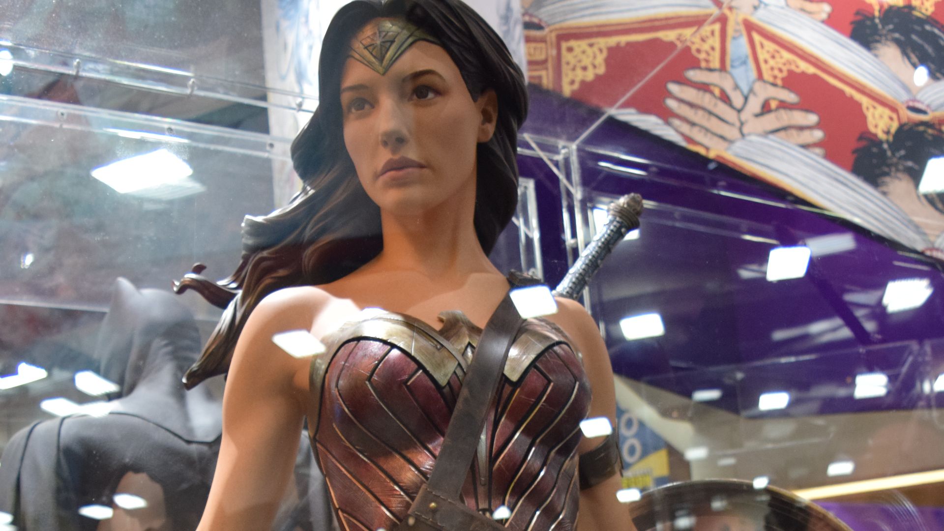 File:Life-size Wonder Woman figure (19673230042).jpg