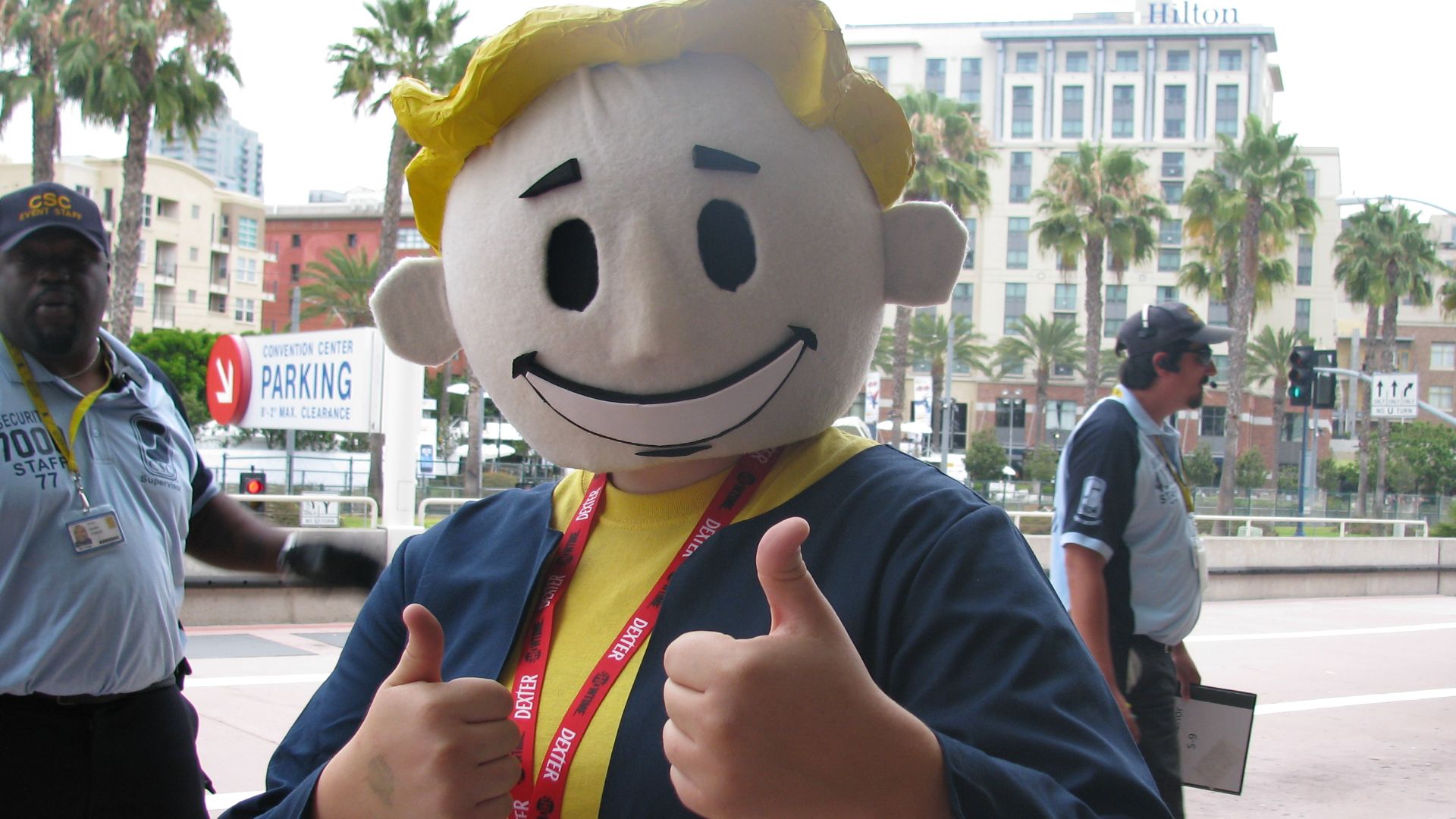 File:SDCC 2011 - Vault Boy (5973620936).jpg