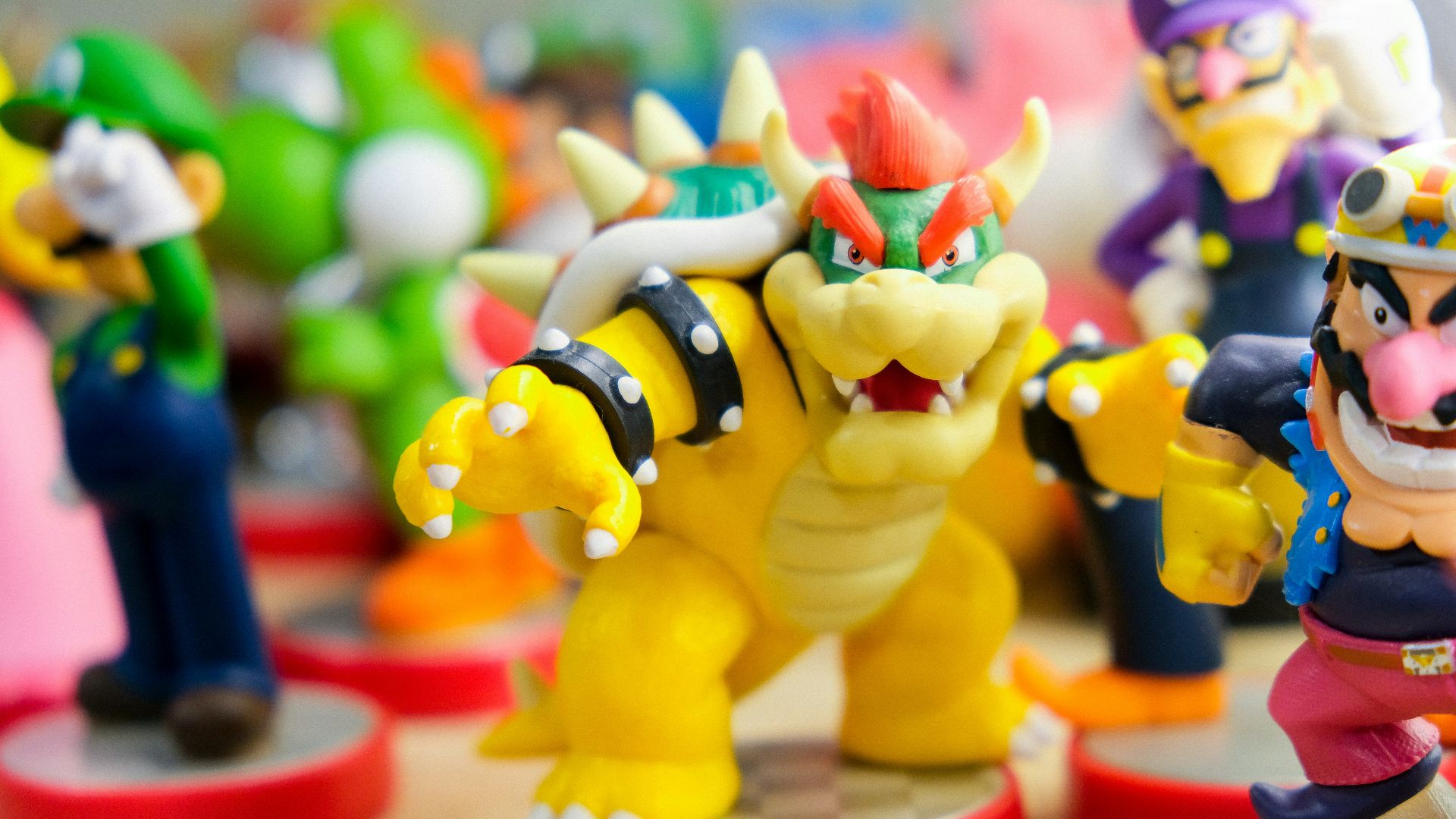 Super Mario character figurines