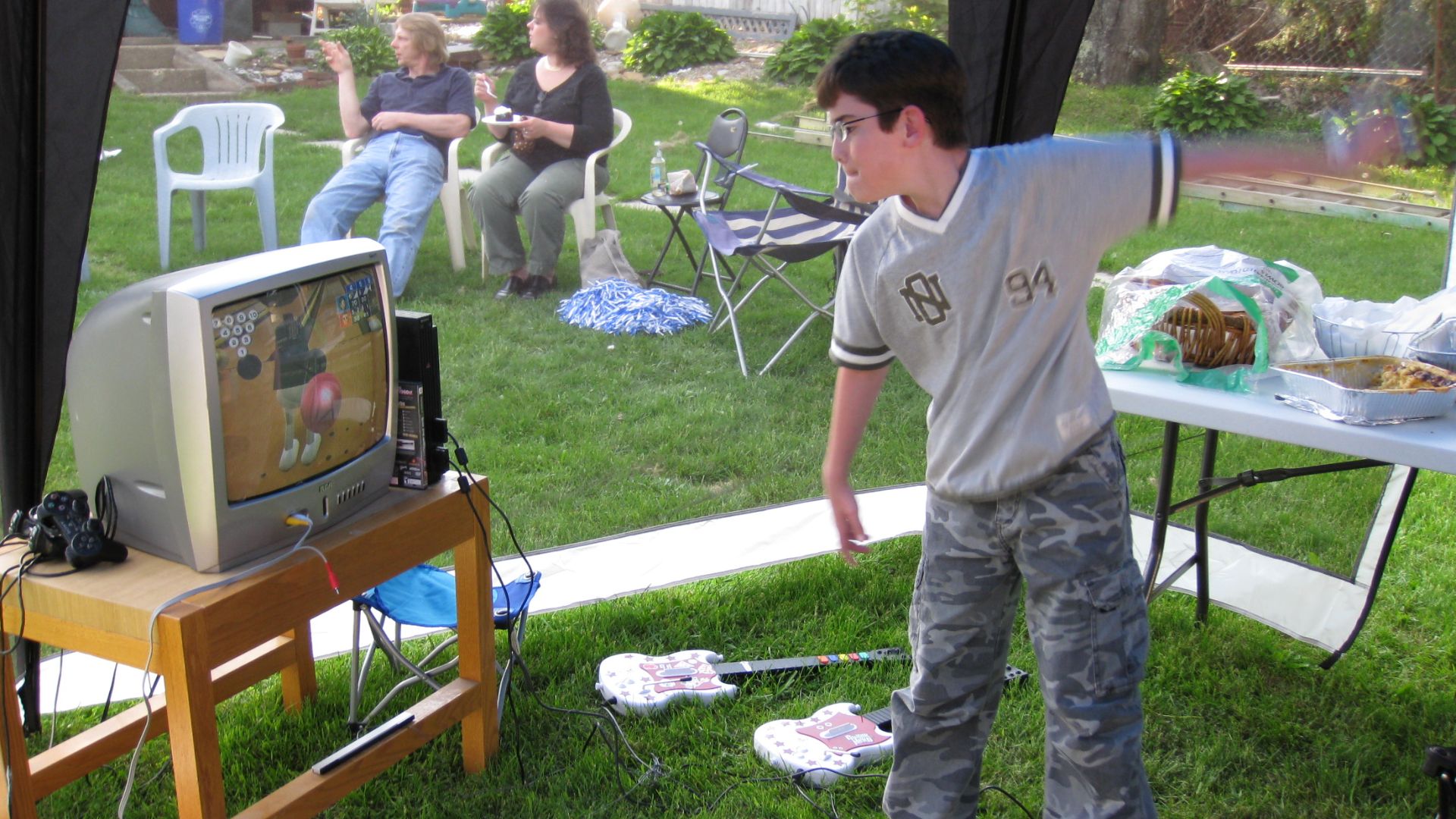 File:Kid playing Wii Bowling 20080510.jpg