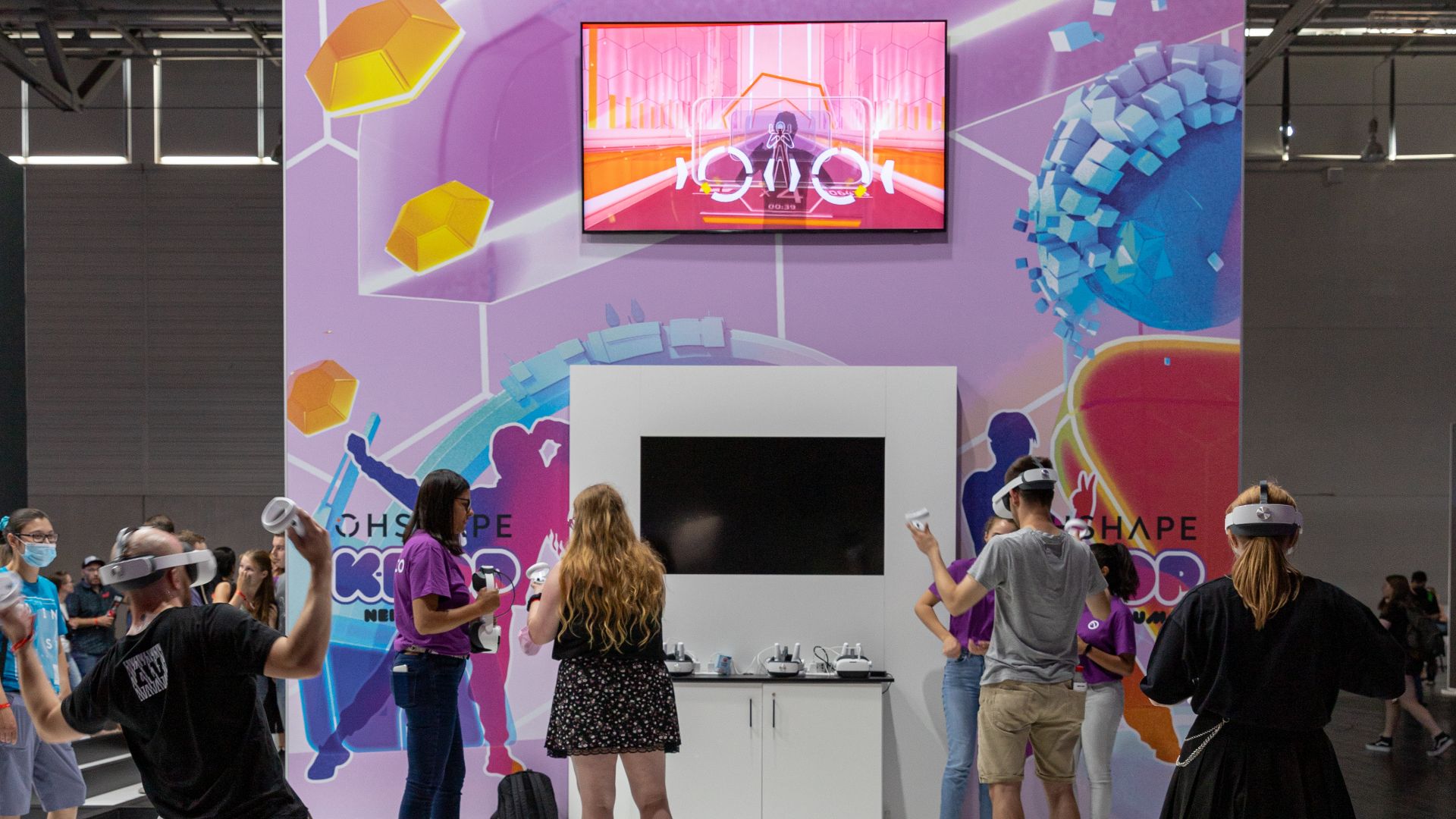File:OhShape VR rhythm game at Gamescom 2022 in Cologne, Germany (52760301458).jpg