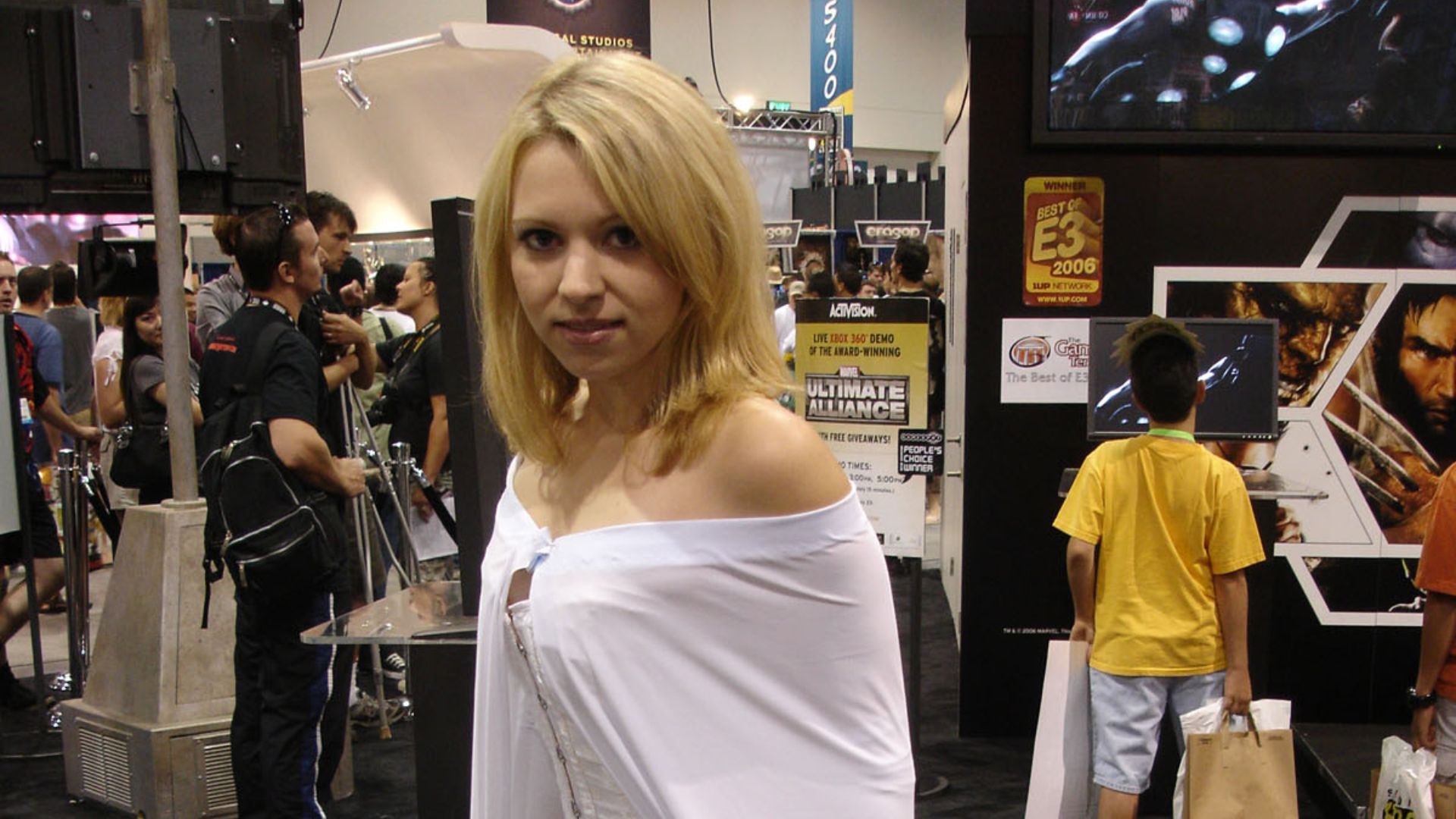 File:Emma Frost, the White Queen costume - 2006 Comic-Con International.jpg