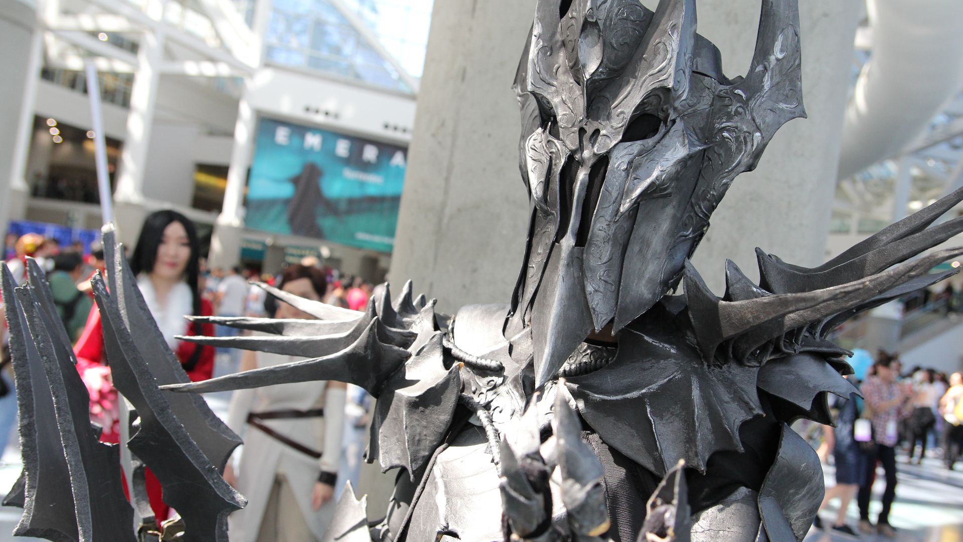 File:Wondercon 2016 - Sauron Cosplay (26055001536).jpg