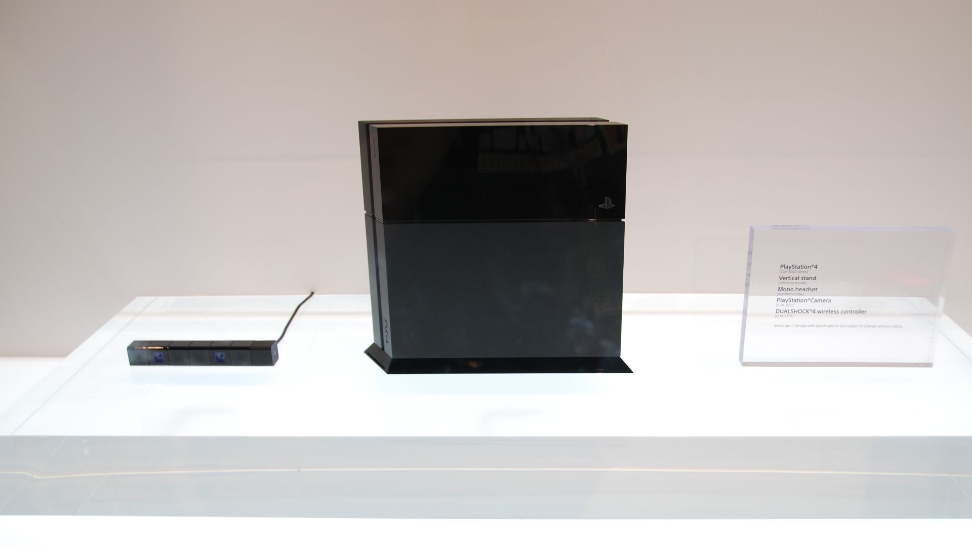 File:Playstation 4 (9650860988).jpg