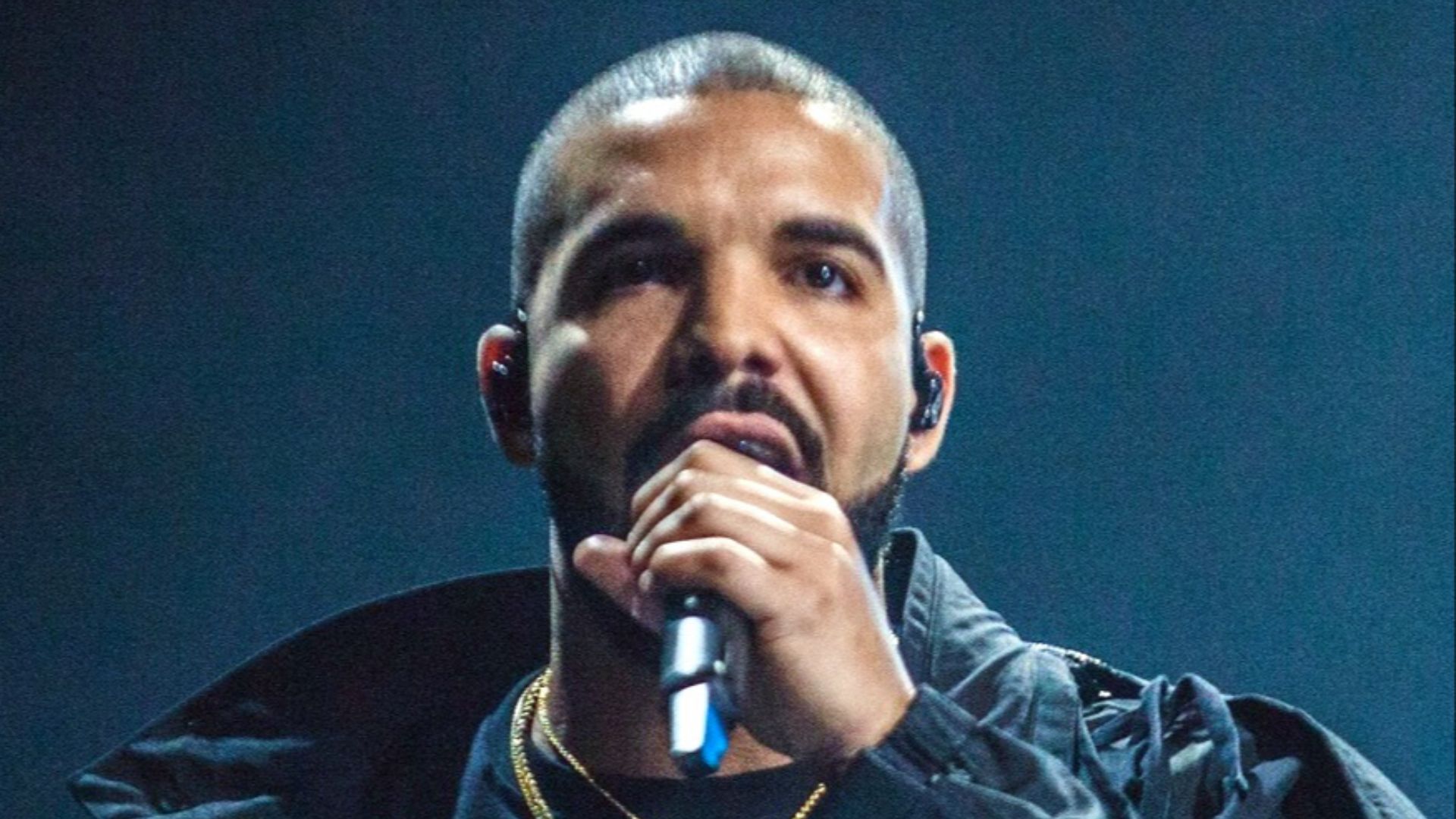 File:Drake July 2016.jpg